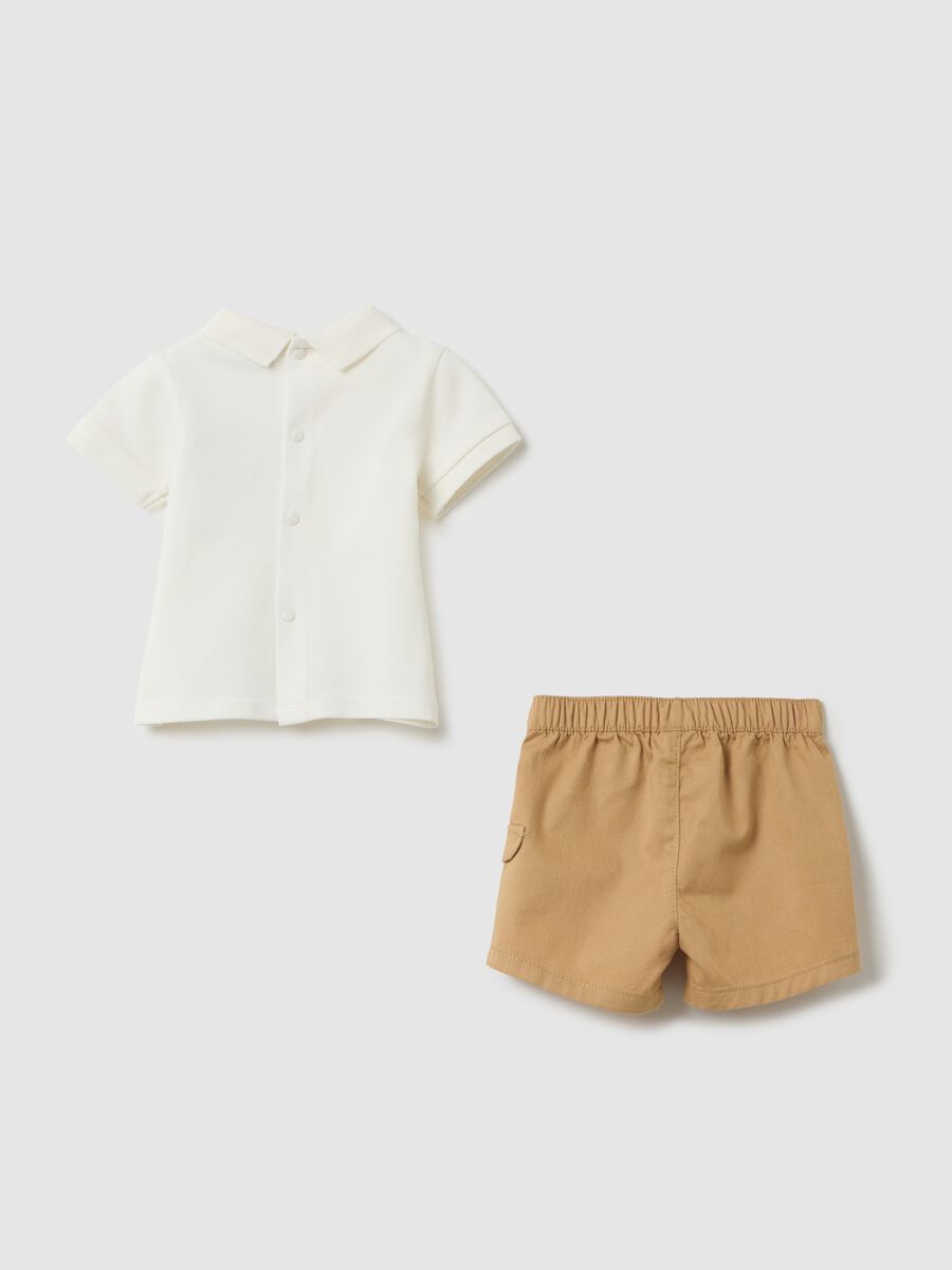 Newborn set with white t-shirt and khaki shorts_1