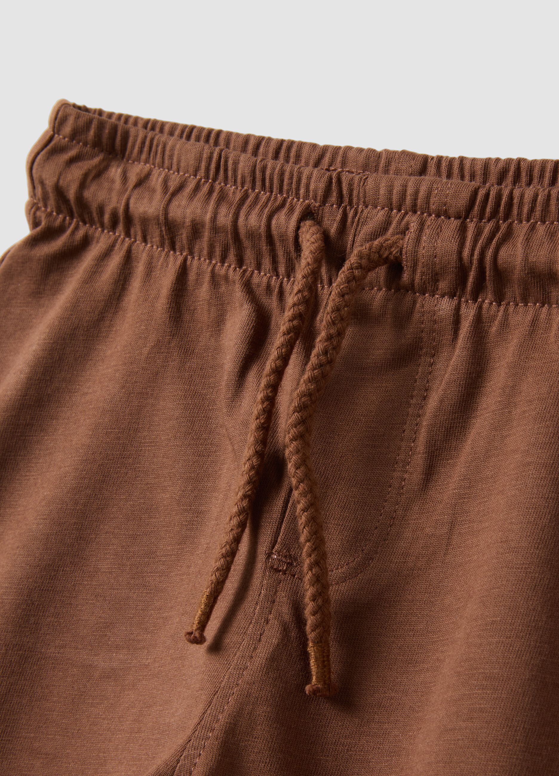 Shorts marroni in puro cotone organico con vita elasticizzata per bimbo regular fit