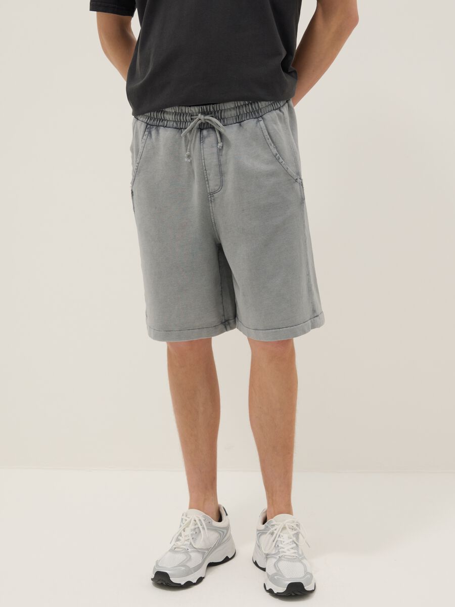 Grey cotton-blend shorts with elasticated waist_1