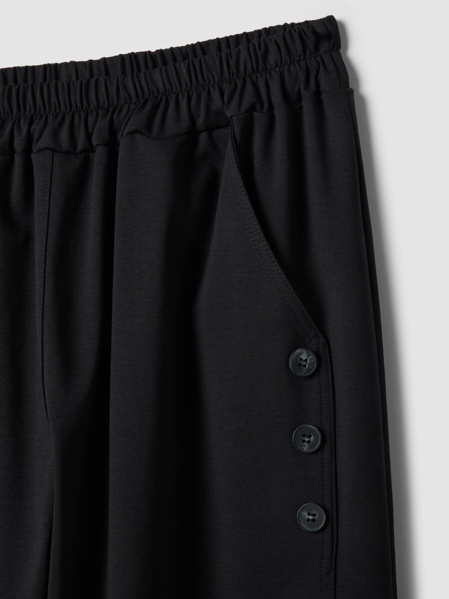 Pantaloni neri in misto cotone elasticizzato regular fit con bottoni_5