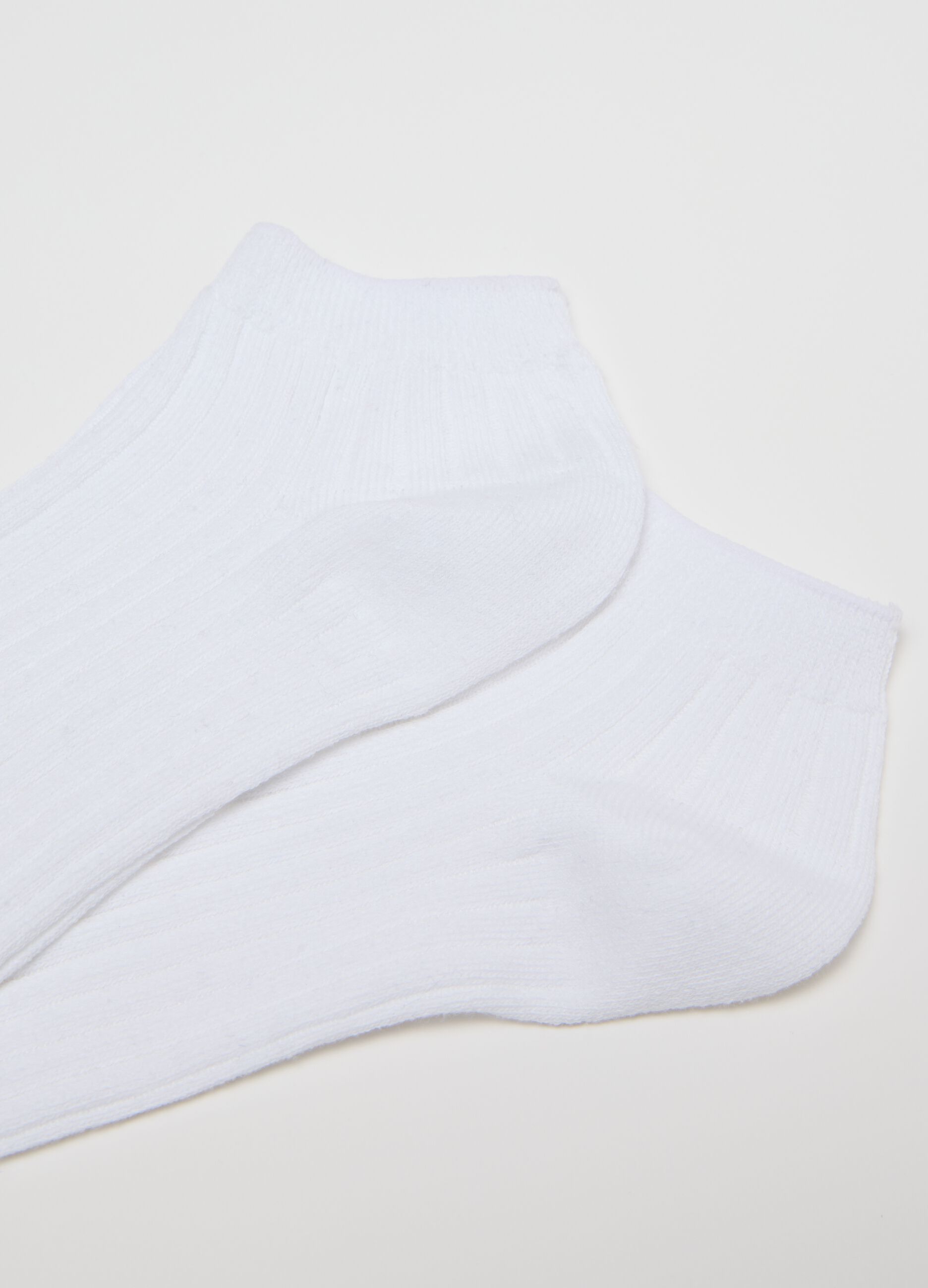 Three-pack white stretch pop socks
