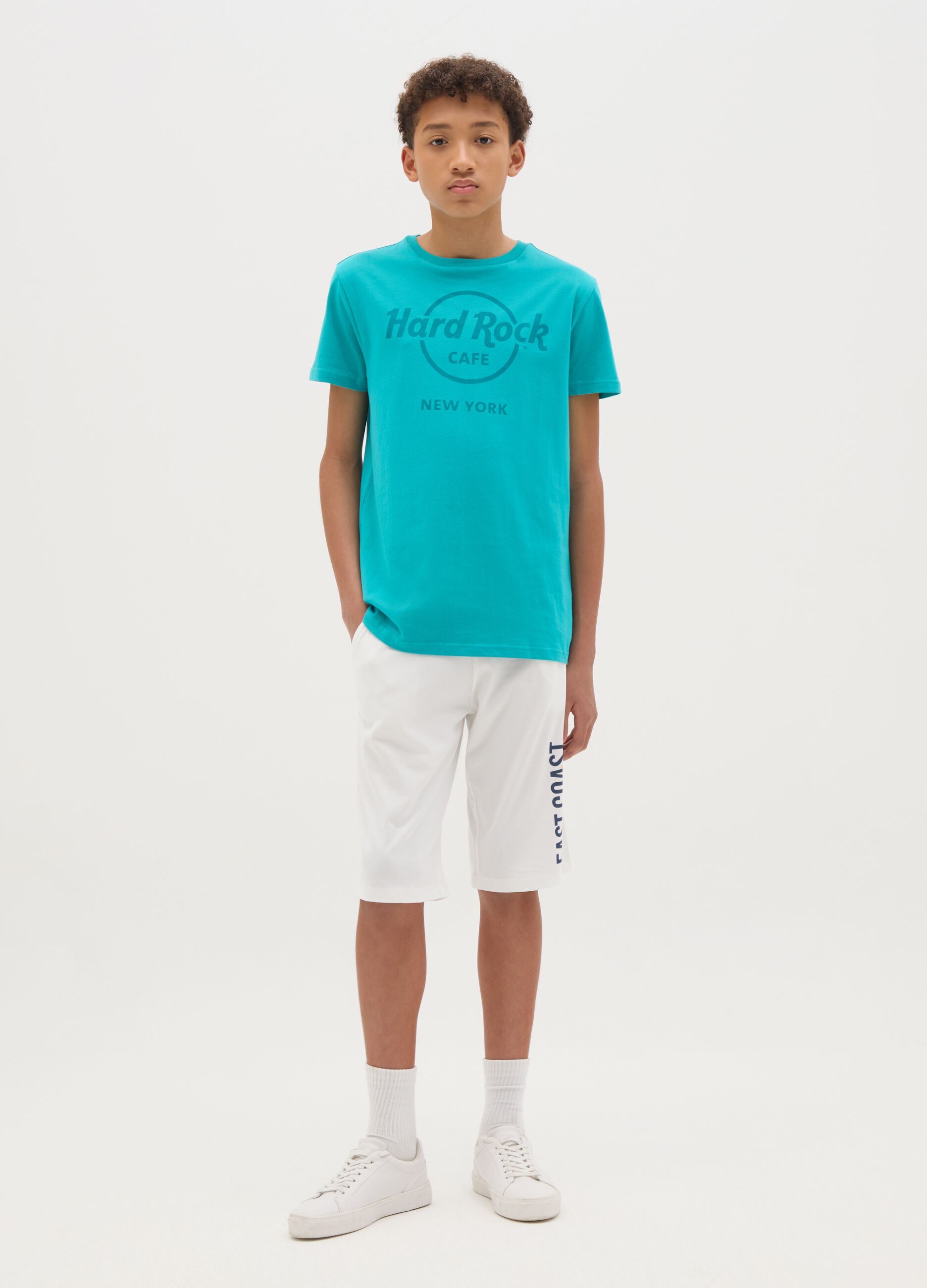 Boys' pure white cotton regular fit shorts with print