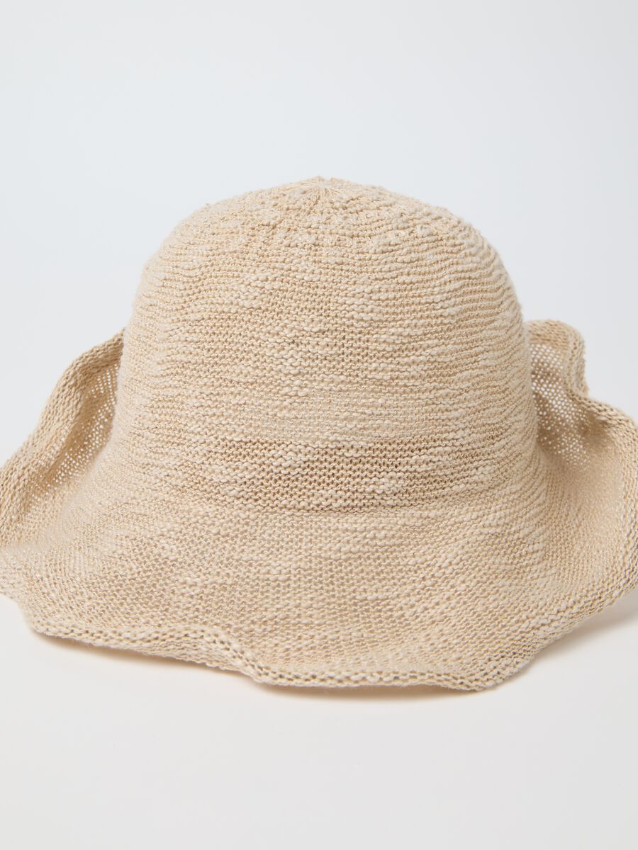 Beige cloche hat with knitted design_1