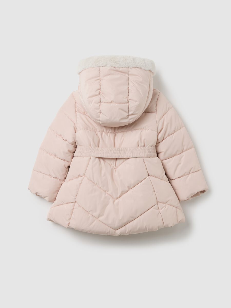 Giacca imbottita rosa da bimba regular fit con cappuccio e cintura_1