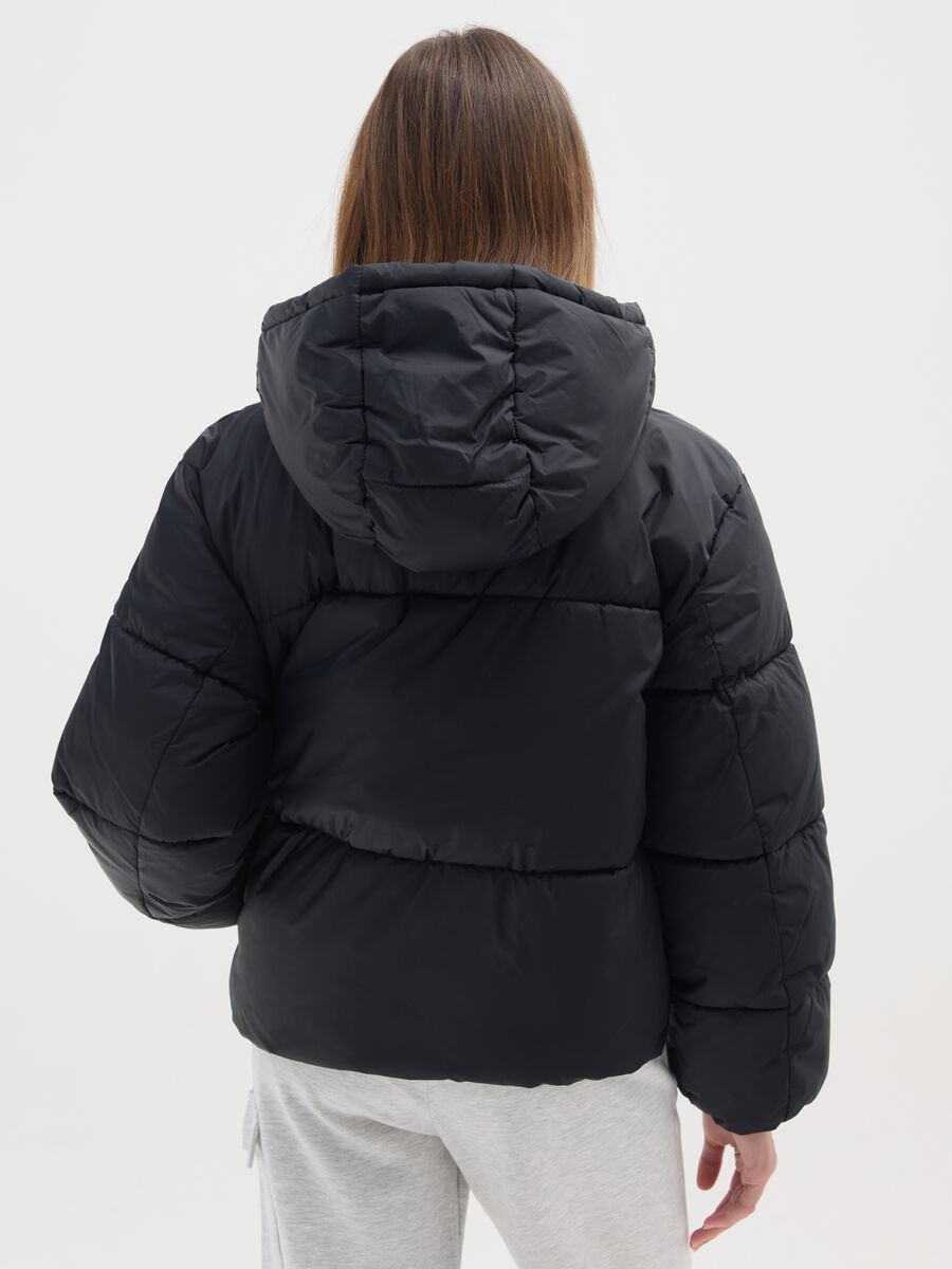 Piumino The Iconic Puffer nero da ragazza con cappuccio_2