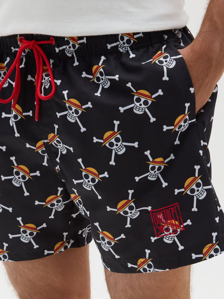 Costume da bagno da uomo in multicolor con teschi_2
