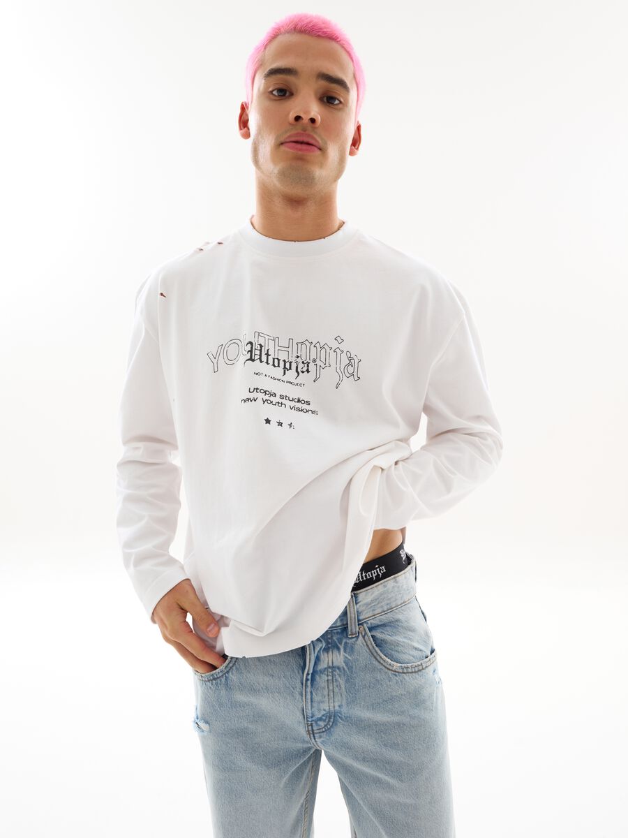 Graphic Long-Sleeved T-Shirt White_3