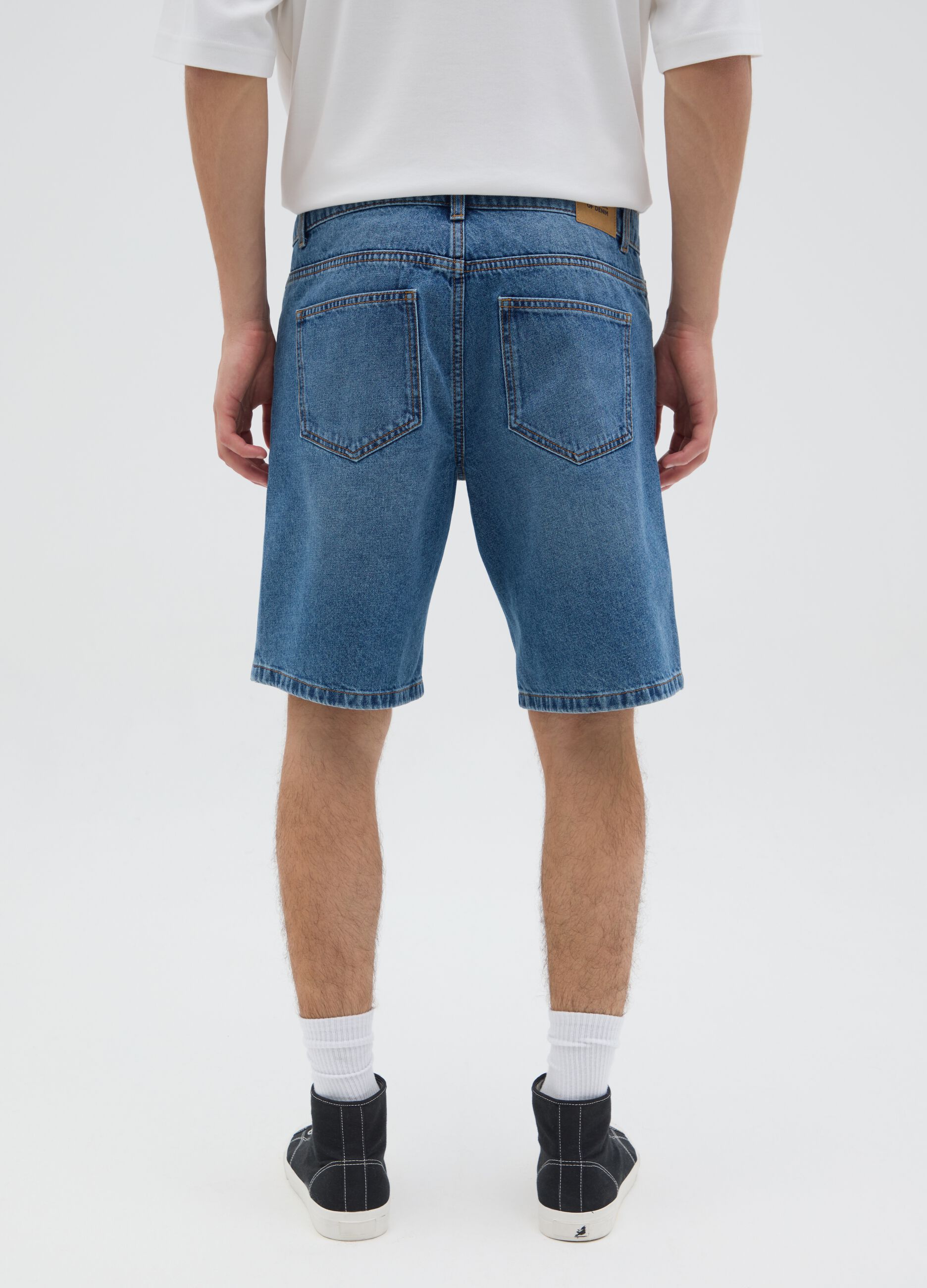 Men's pure cotton denim shorts with regular fit and five pockets