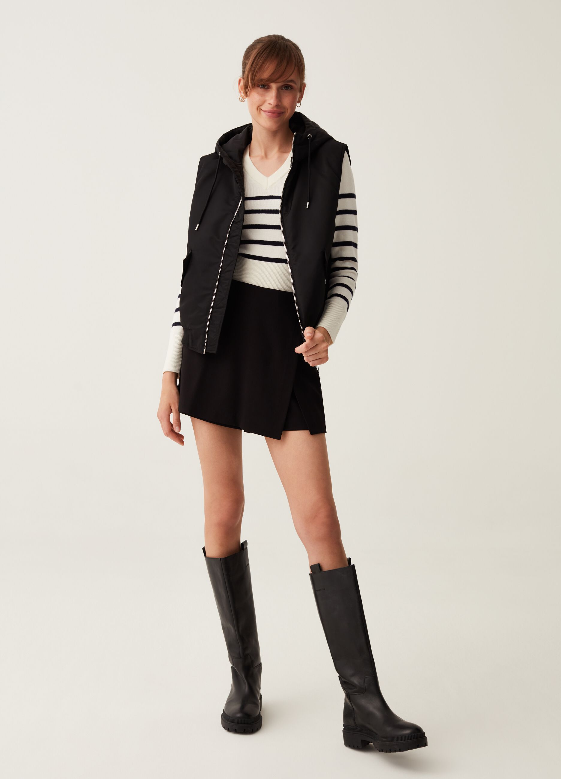 Gilet full-zip con cappuccio_0