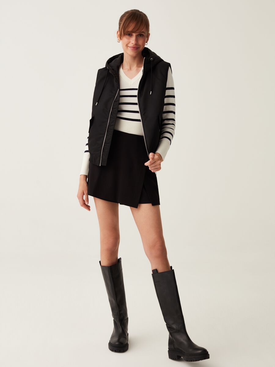 Gilet full-zip con cappuccio_0