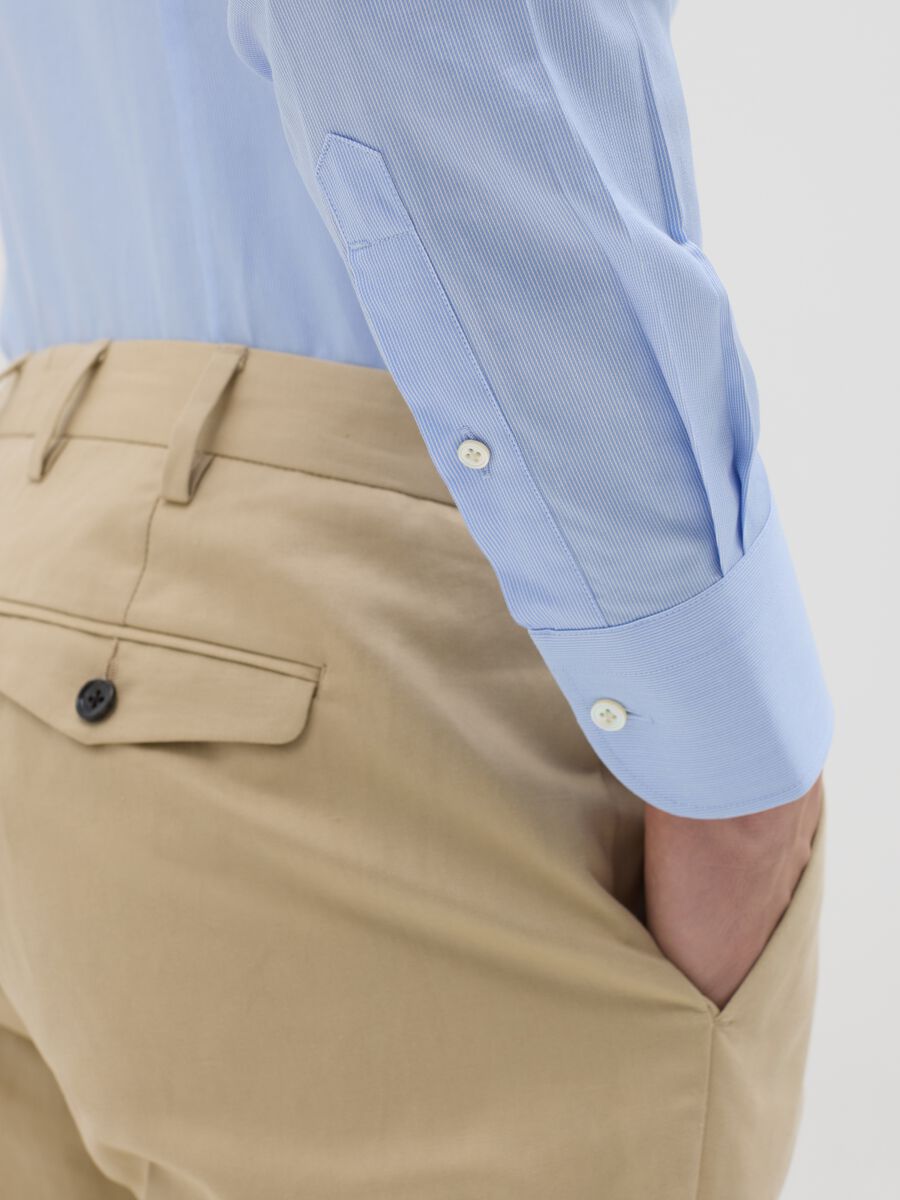 Men’s light blue slim-fit shirt in 100% cotton_2