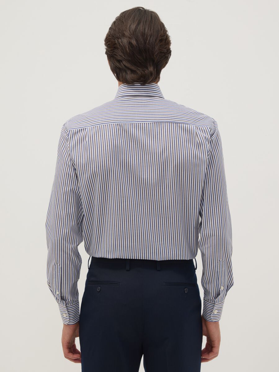 White striped cotton-blend shirt with easy-iron button-down collar_2