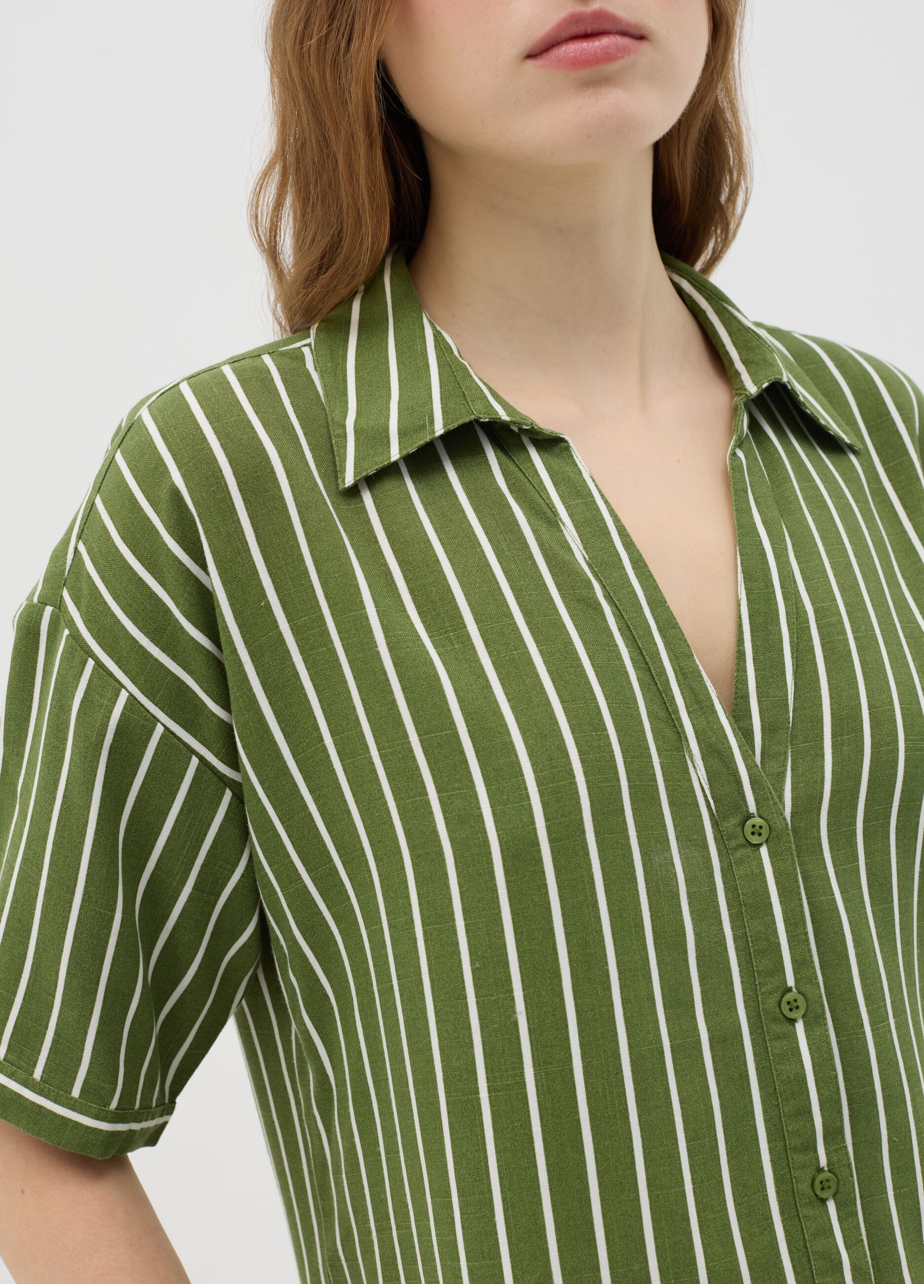 Green striped shirt in viscose and linen