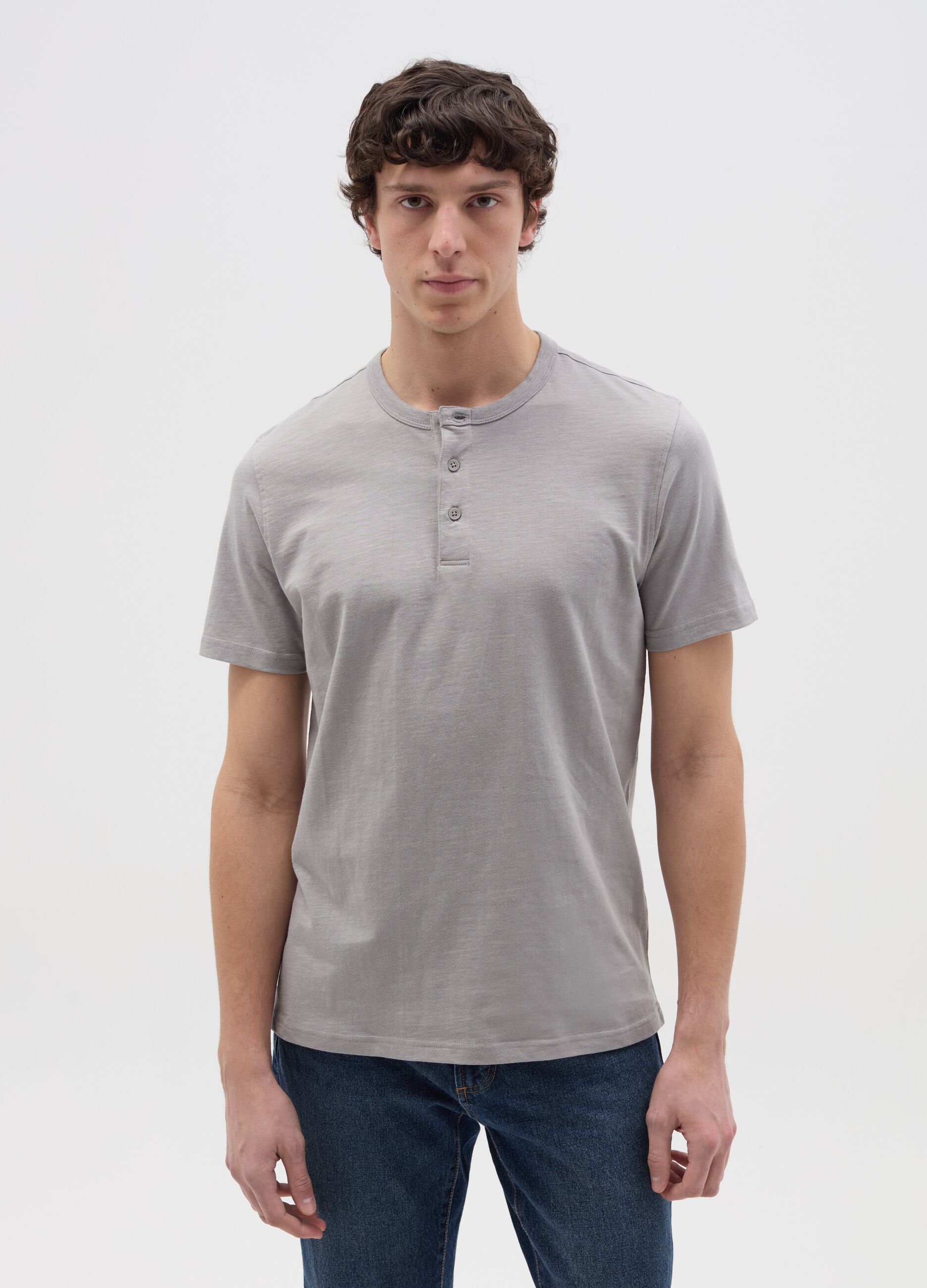 T-shirt in cotone scollo serafino