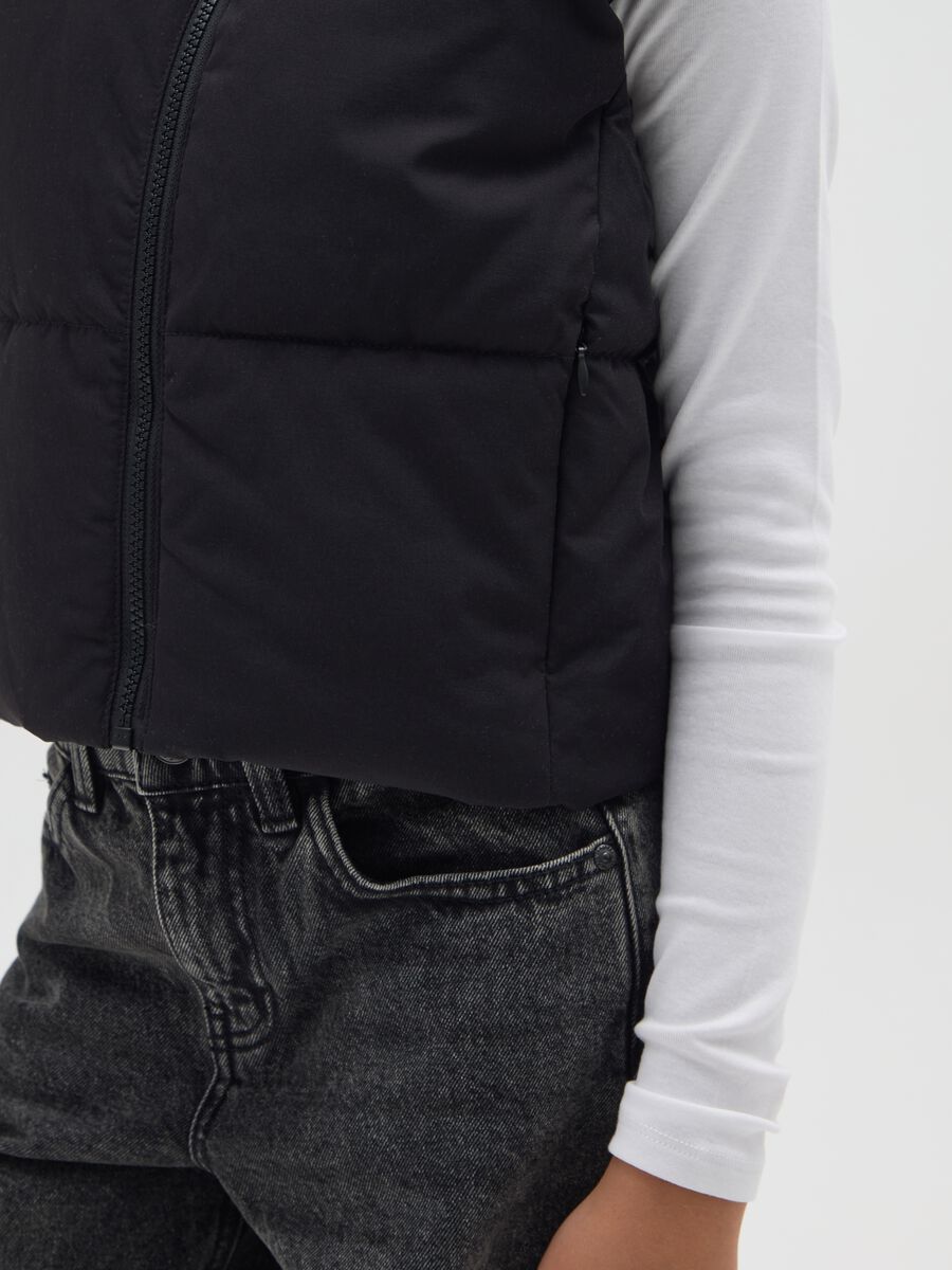 Gilet imbottito nero per ragazze con zip_2