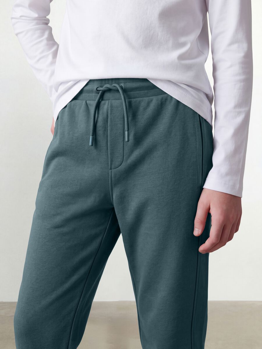 Pantaloni jogger blu in cotone organico_3
