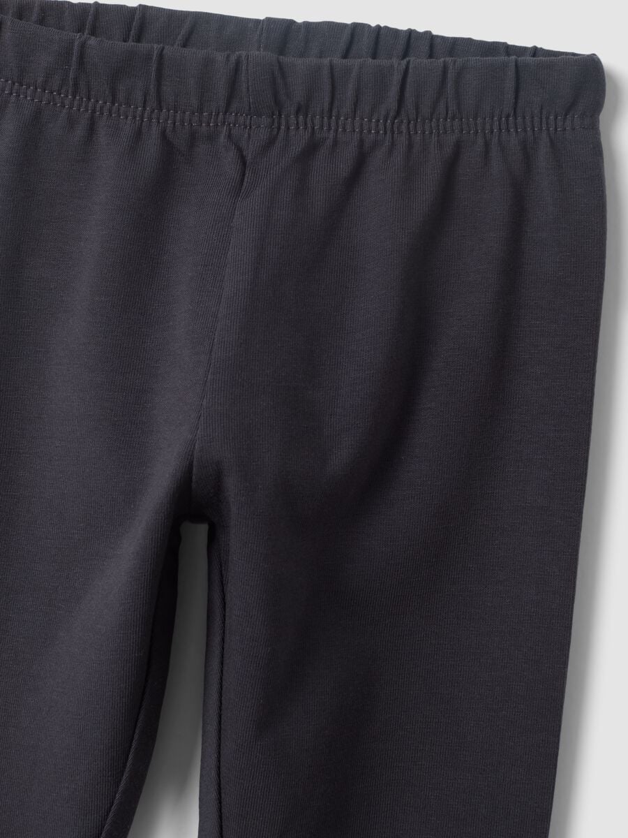 Leggings neri in misto cotone organico slim fit per bimba_2
