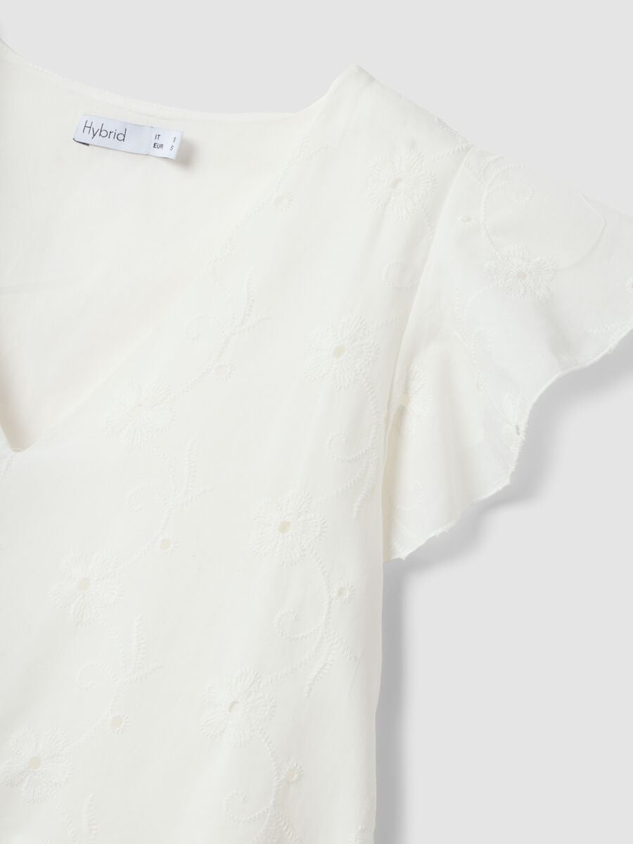 White pure cotton dress with broderie floral embroidery and V-neck_5