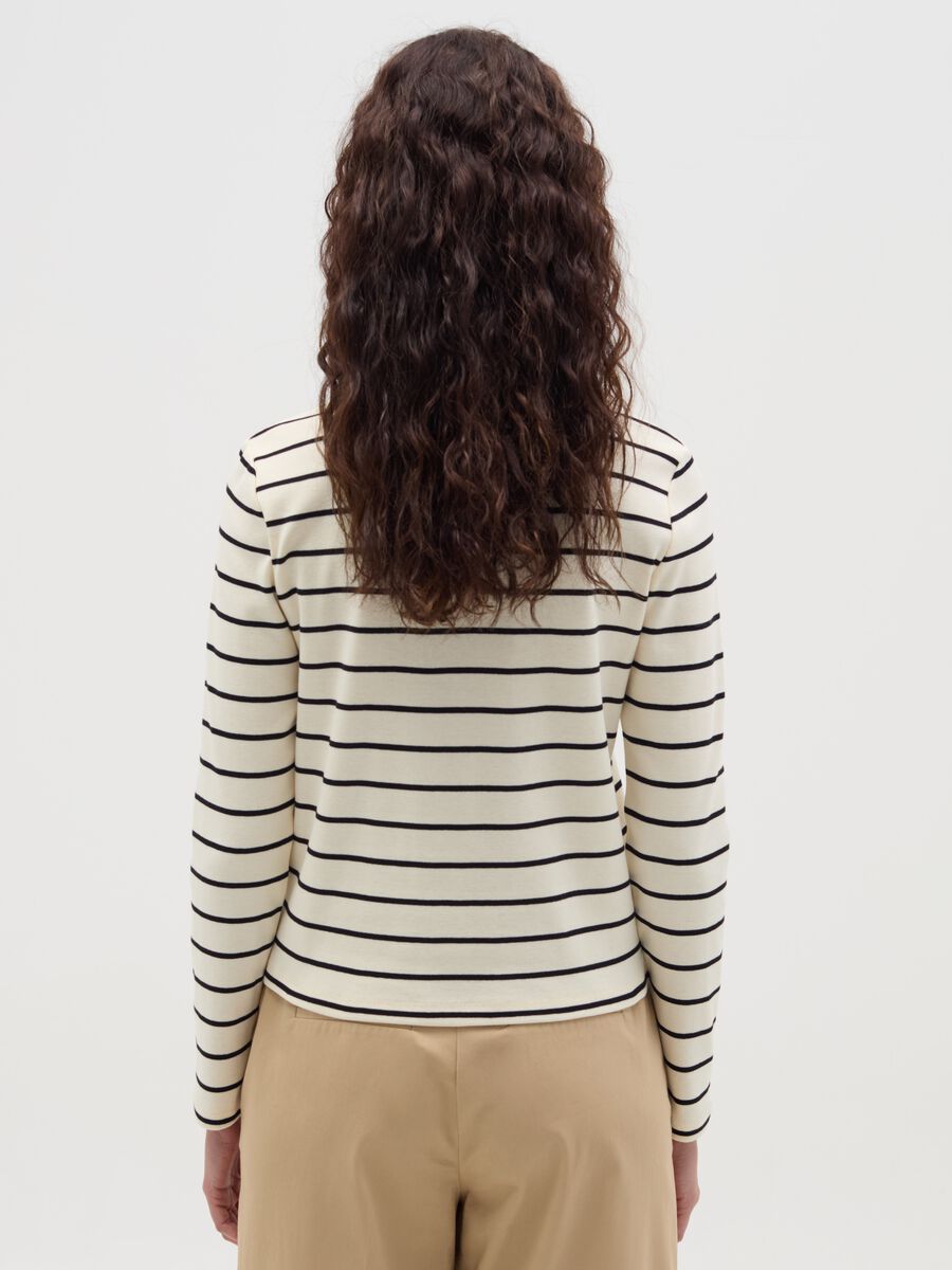 Striped cardigan with V neck_2