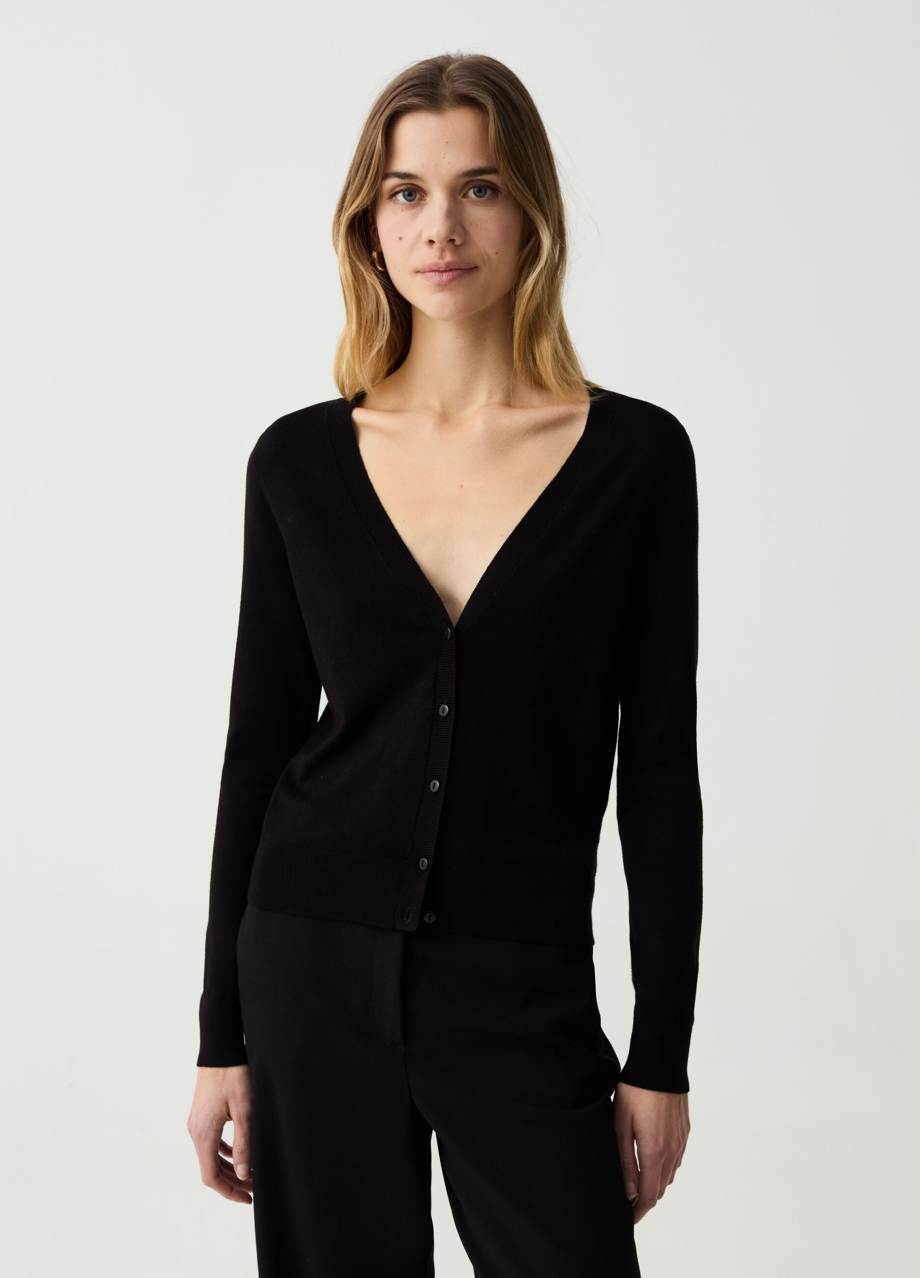 Sustainable viscose cardigan with V neck