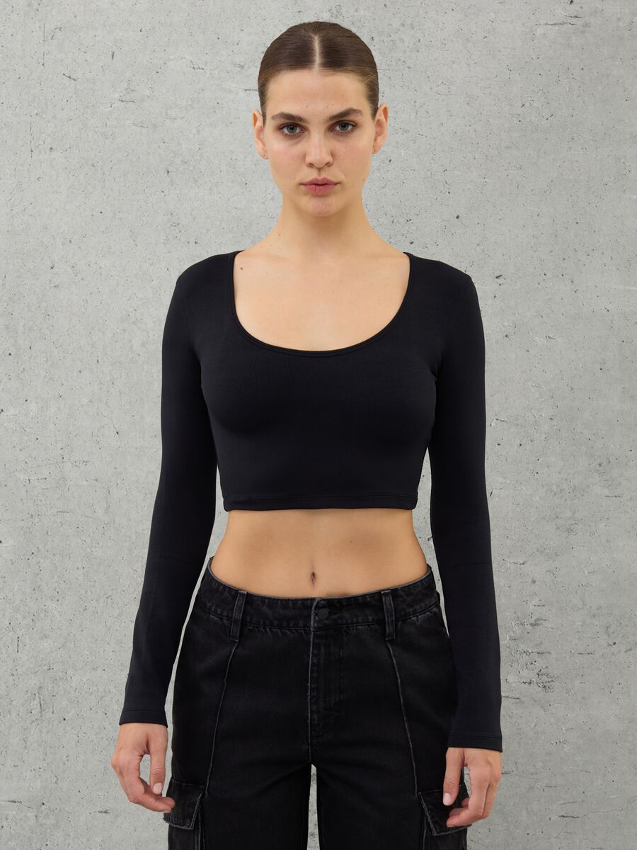 Cut Out Crop Longsleeve Black_0