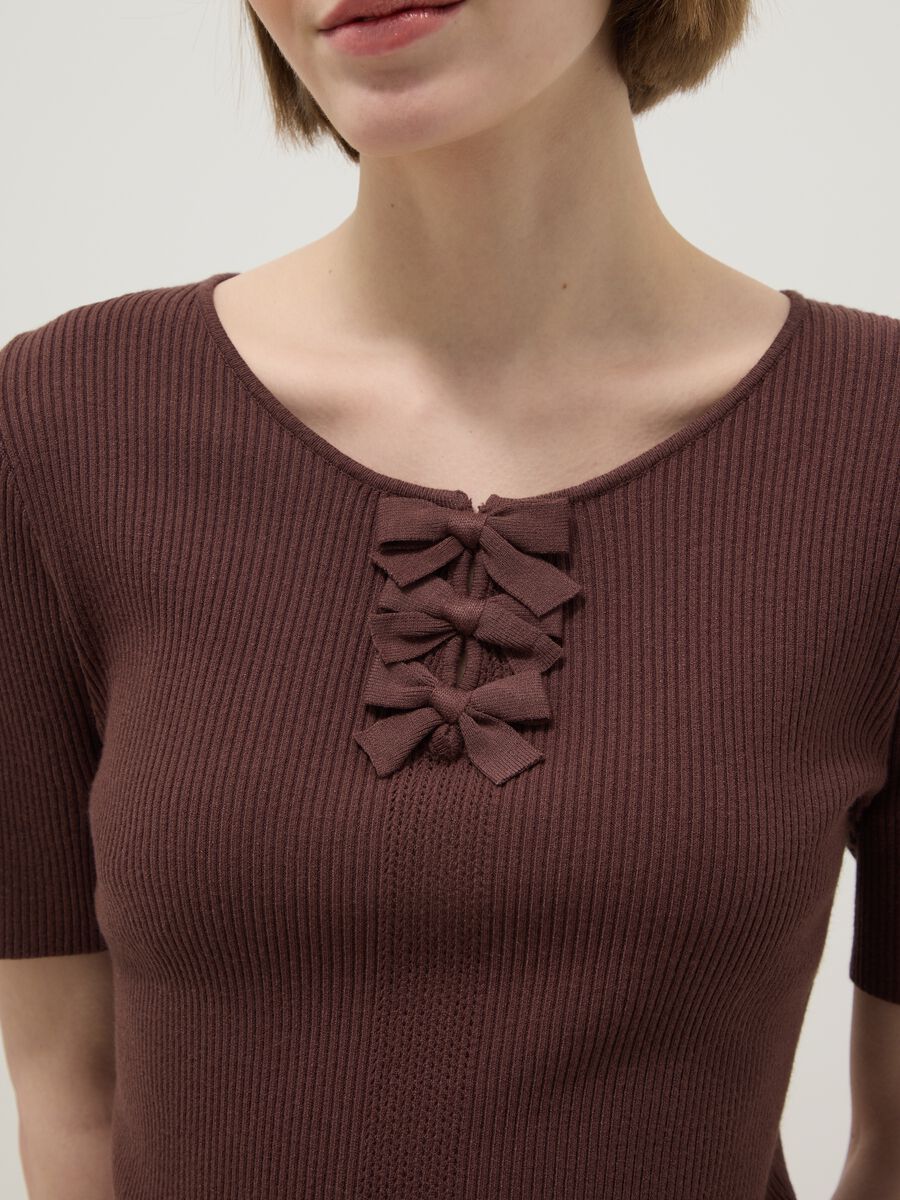 Brown regular fit viscose blend T-shirt with bows_3