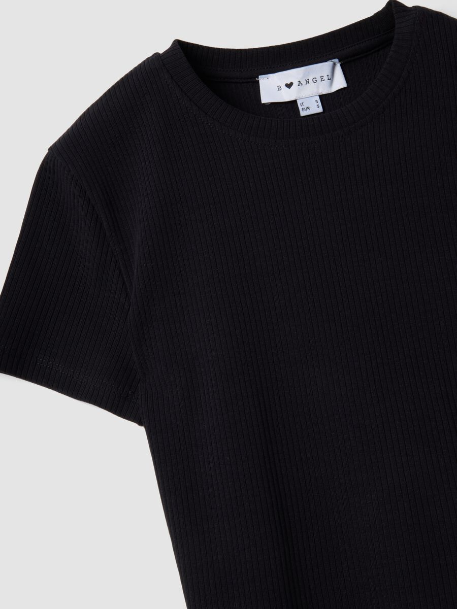 T-shirt fitted in cotone elasticizzato nero a costine_5
