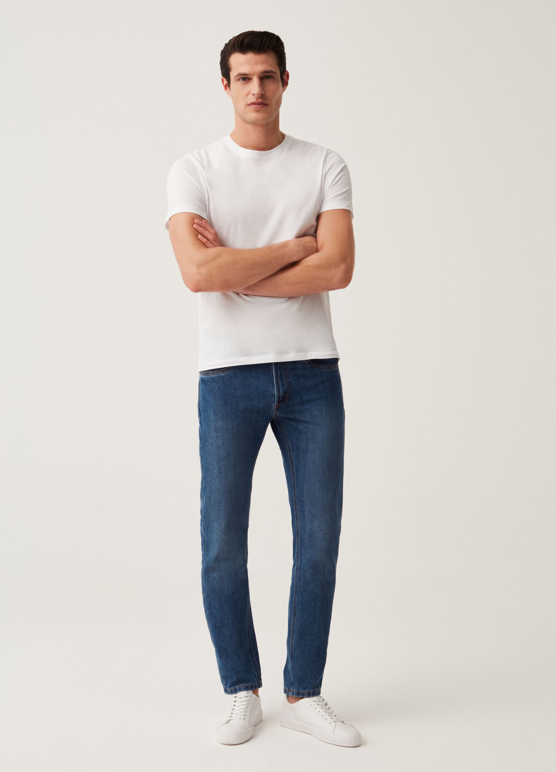 Slim-fit jeans with five pockets