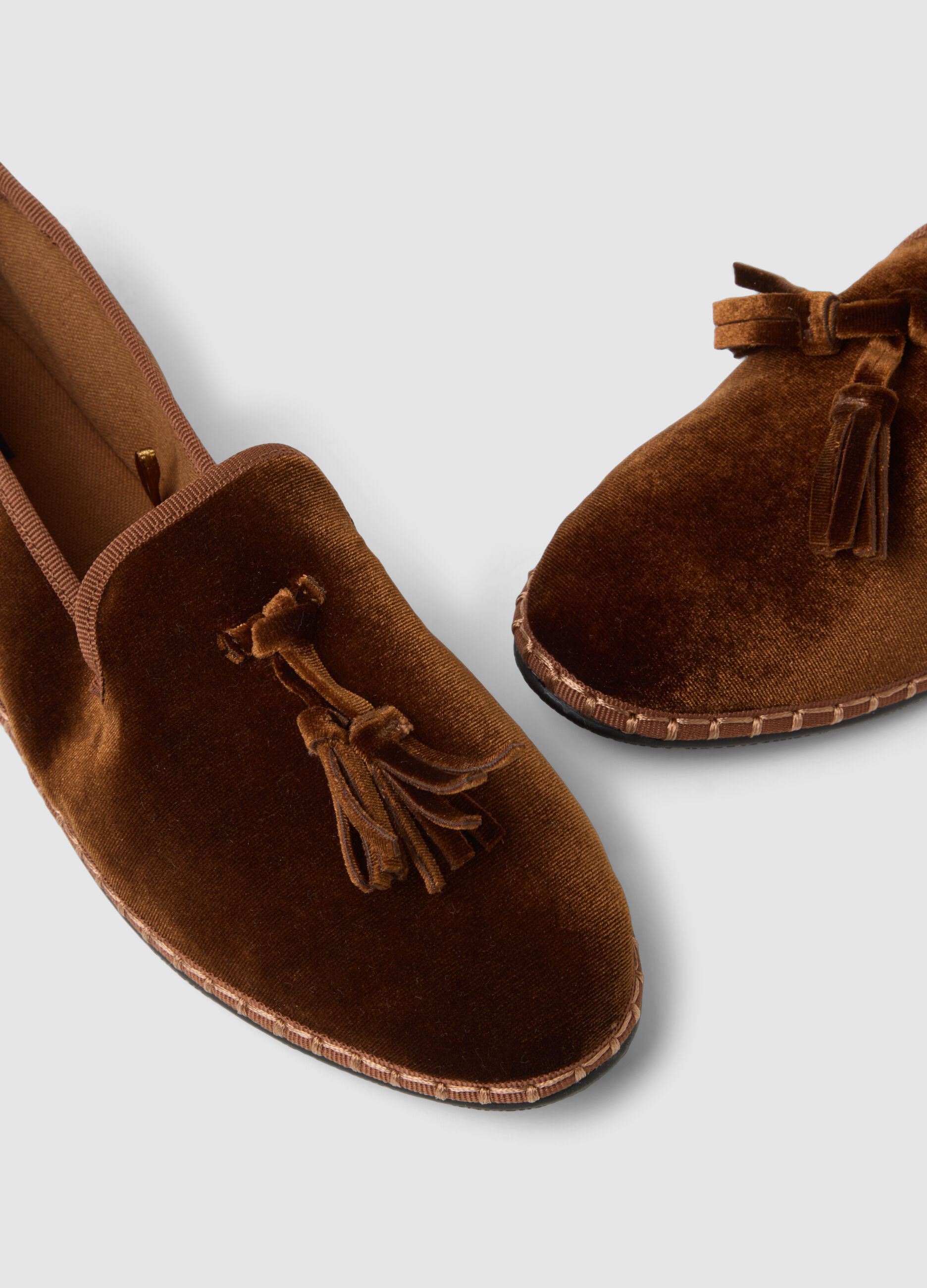 Classic brown furlane with tassels