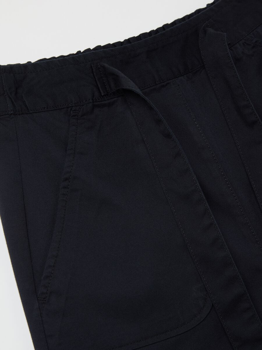 Fluid shorts in denim with bow_5