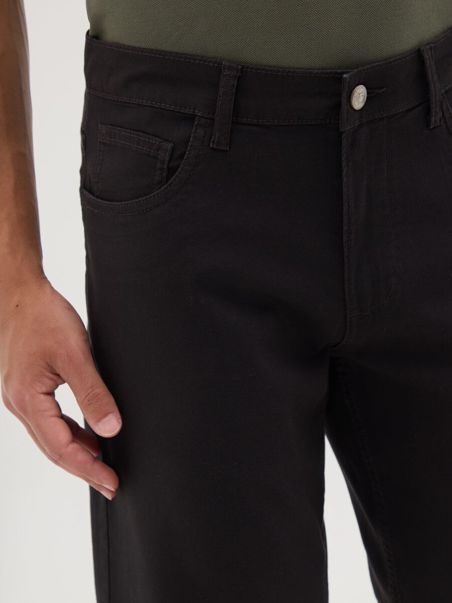 Men's black stretch cotton regular fit shorts_2