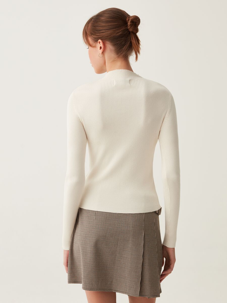 T-shirt mock neck con maniche lunghe_2