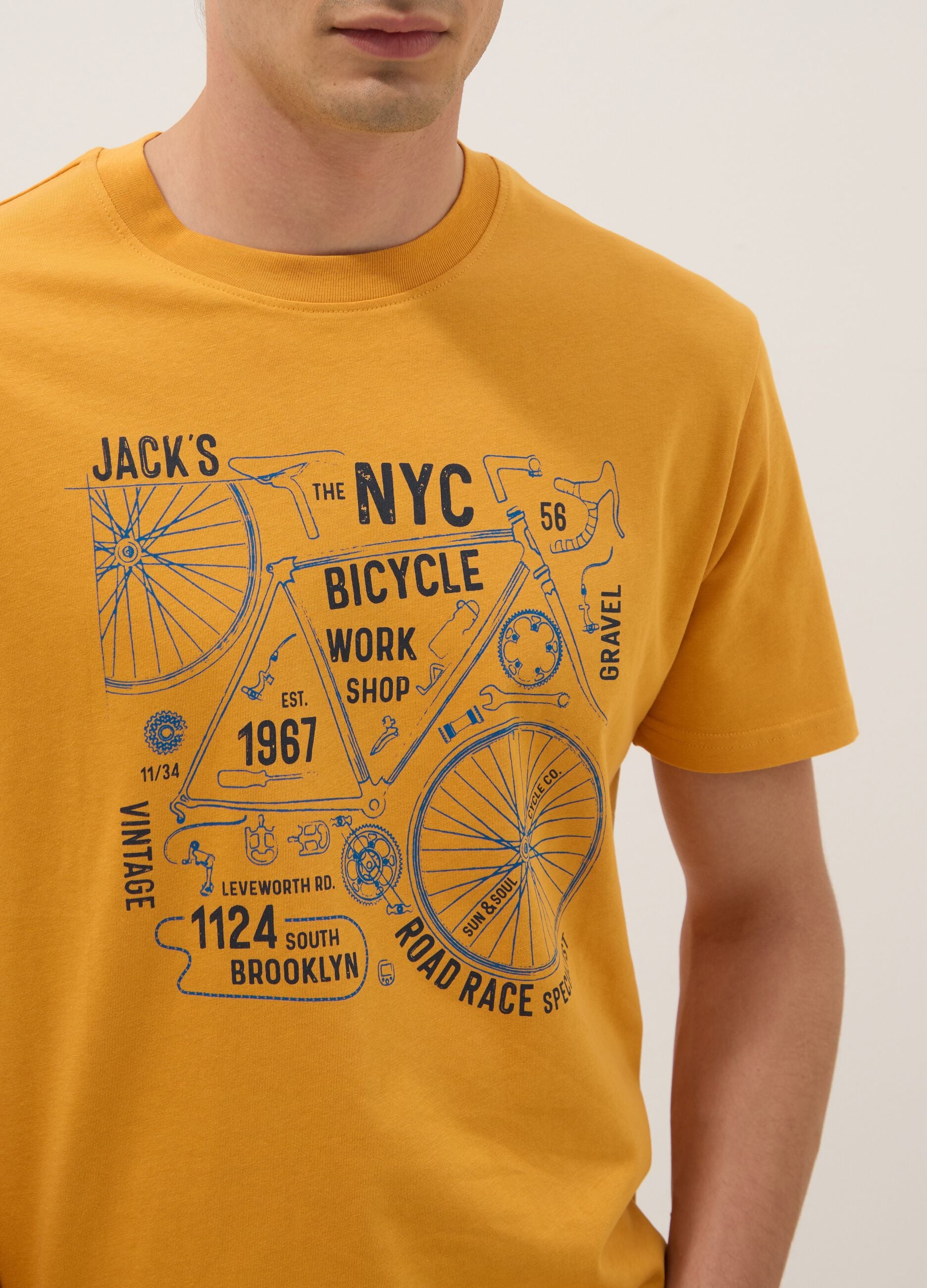 T-shirt arancione in puro cotone con stampa frontale regular fit