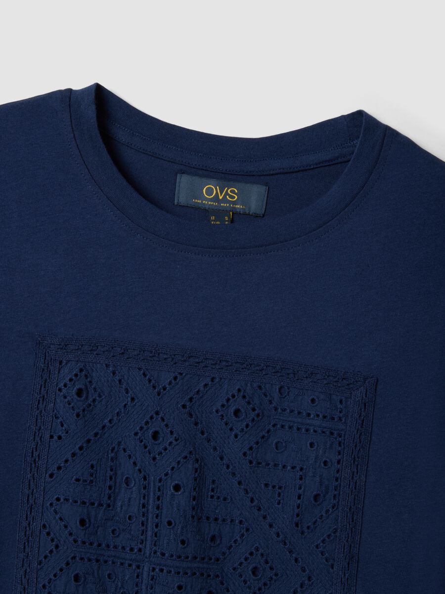 Blue regular-fit pure cotton T-shirt with perforated detail_1