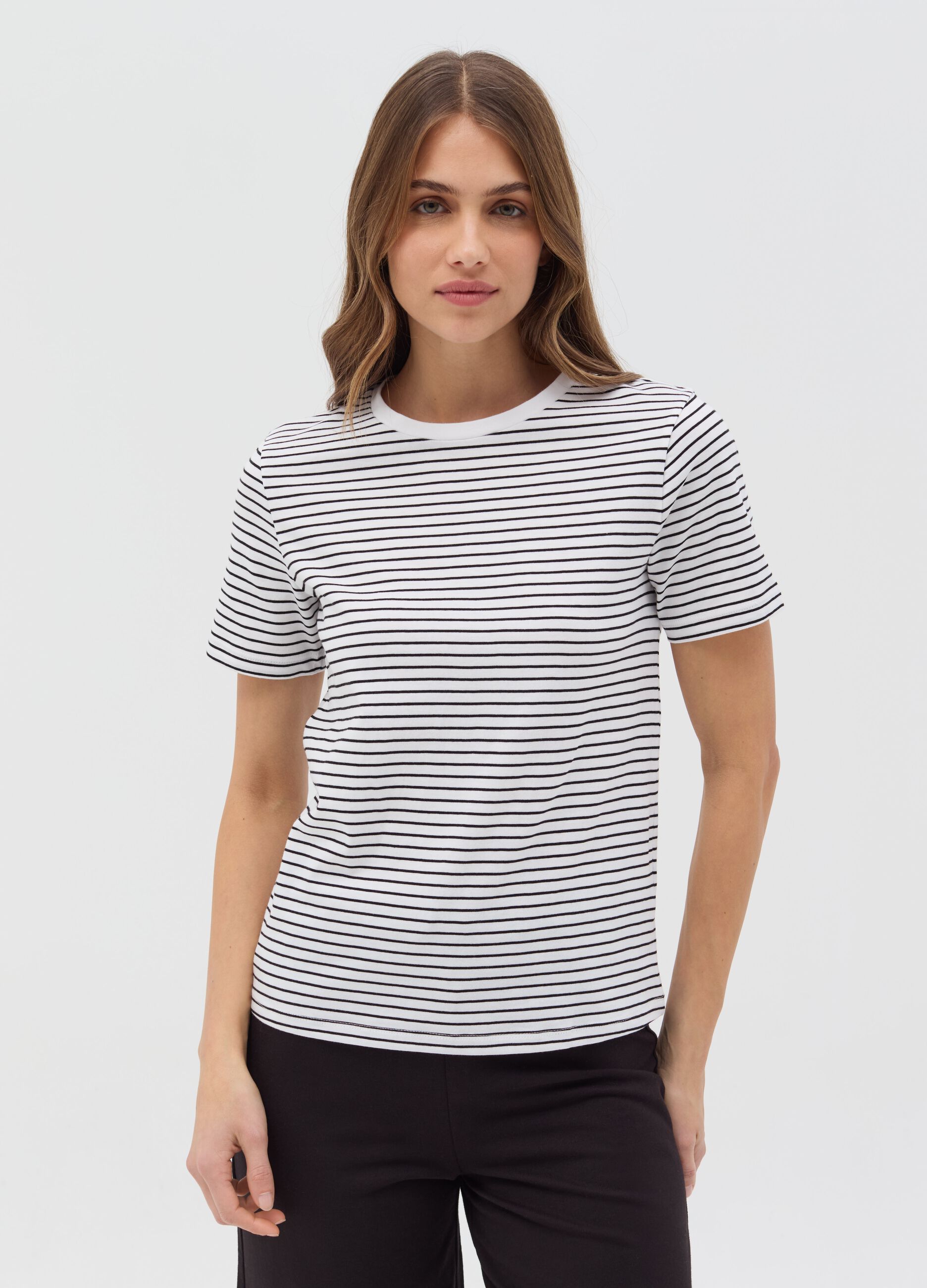 Essential cotton T-shirt with thin stripes