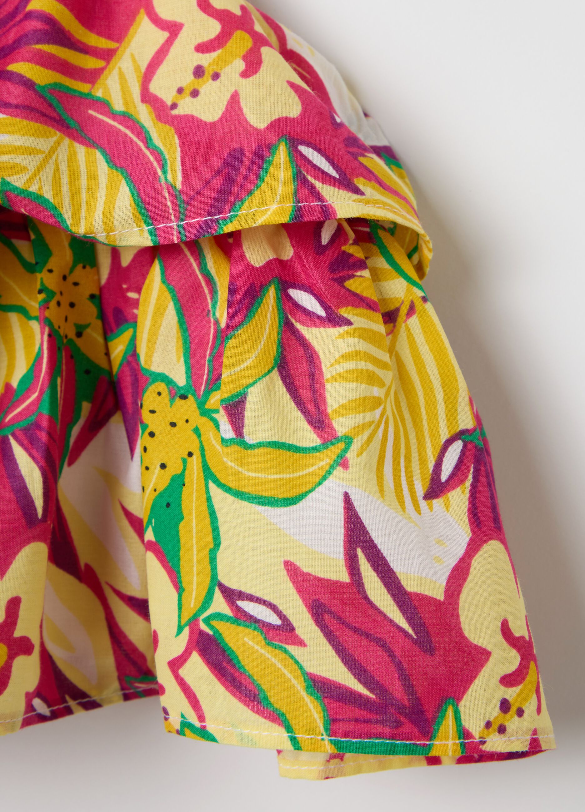 Floral blouse with flounces in cotton