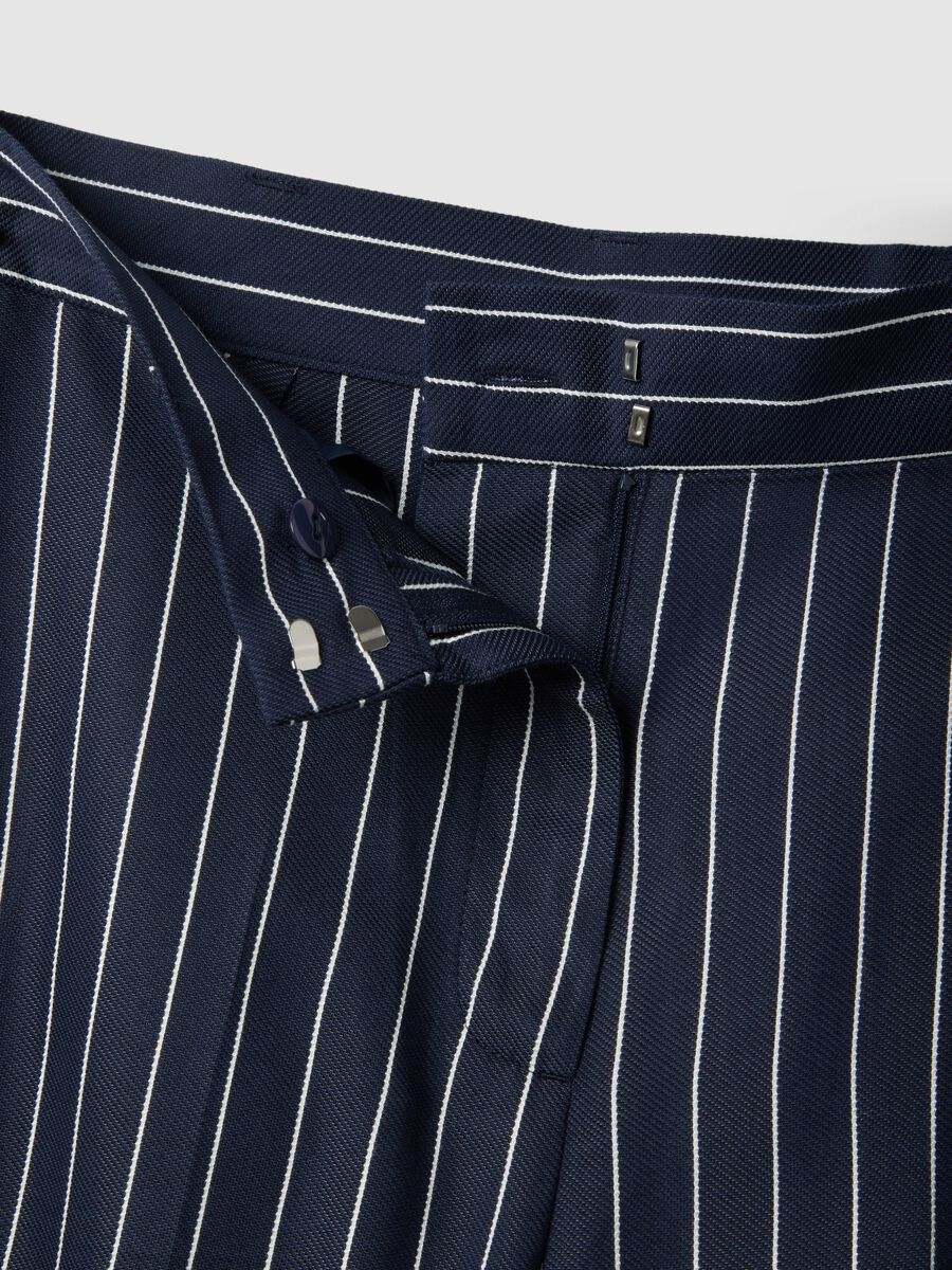 Multicolour Striped Viscose-Blend Oversize Fit Trousers_5