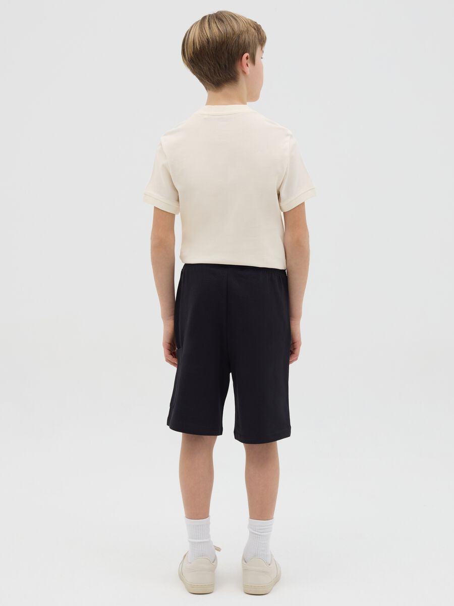 Blue cargo Bermuda joggers in cotton with drawstring_2