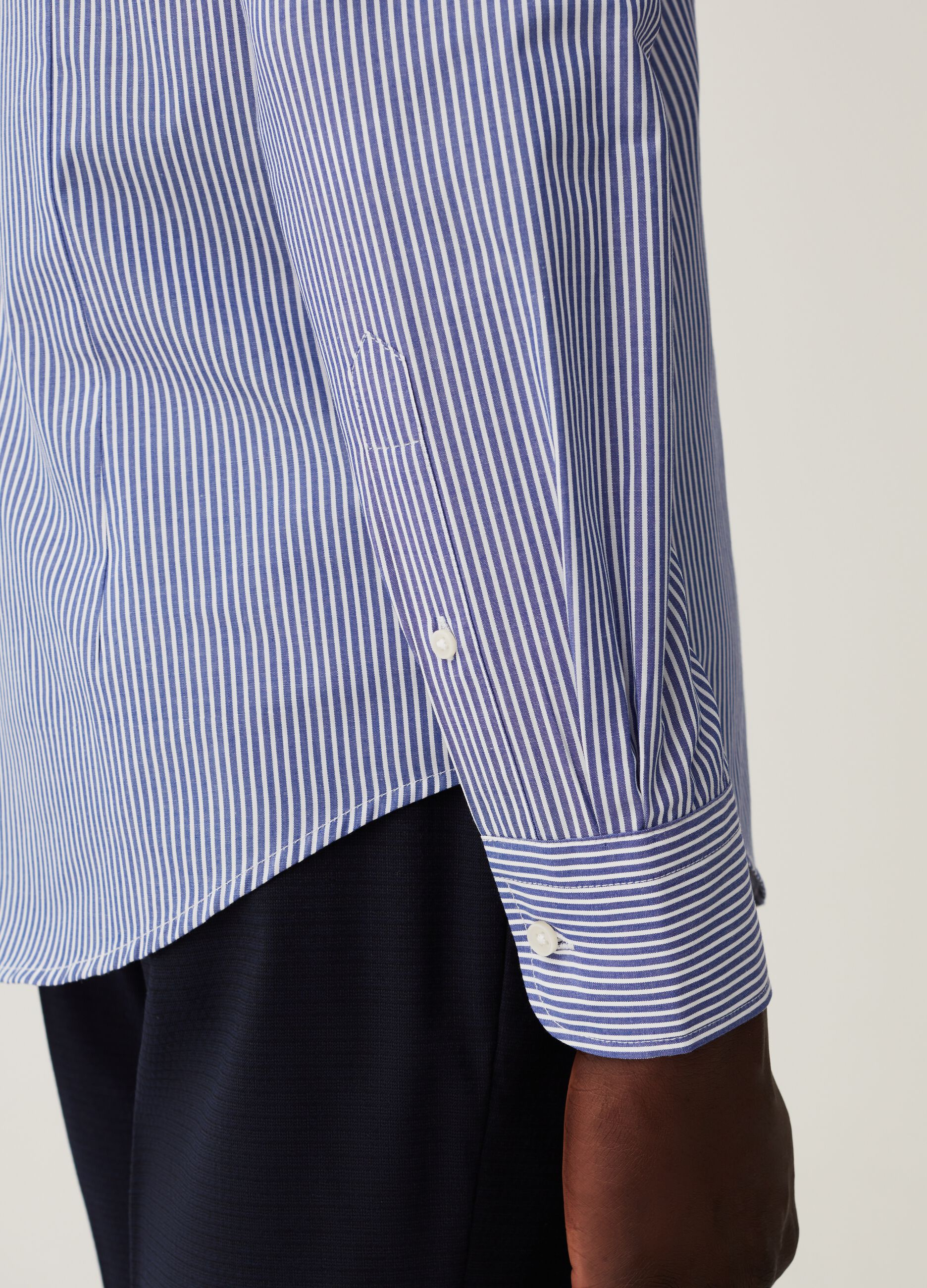 Camicia slim fit a righe button-down_3