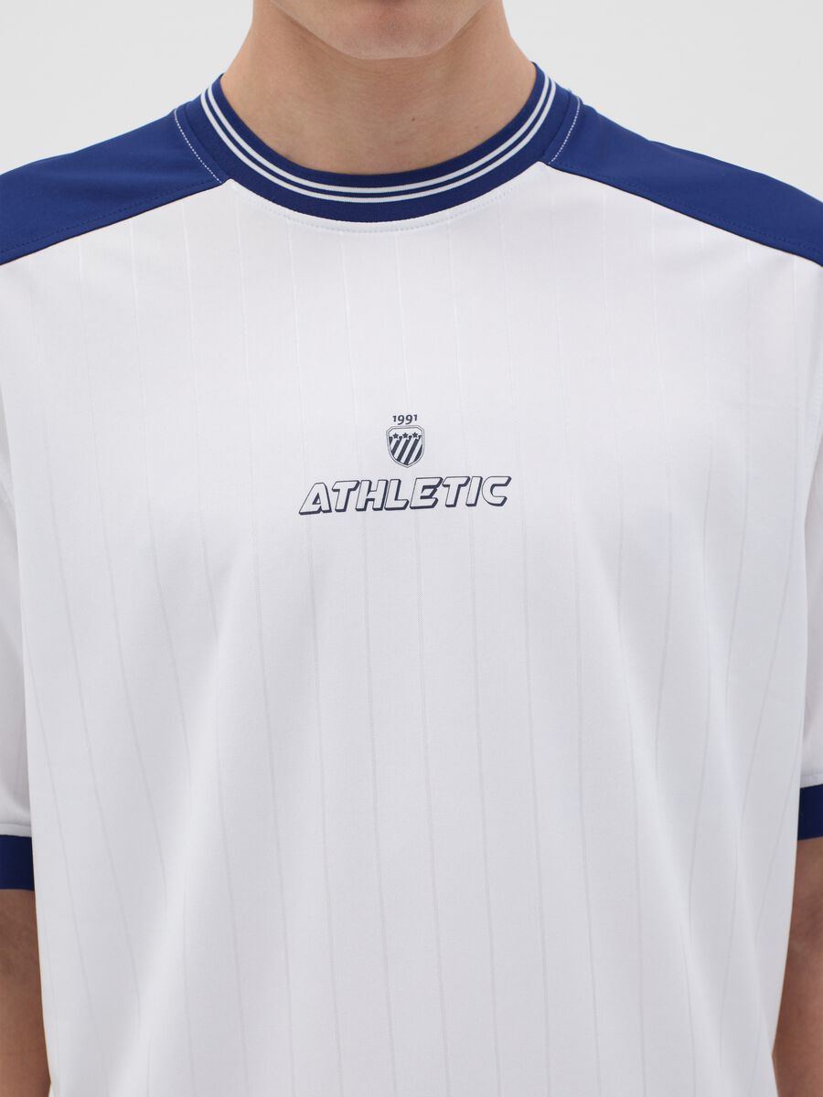 White and blue T-shirt in mesh with print_3
