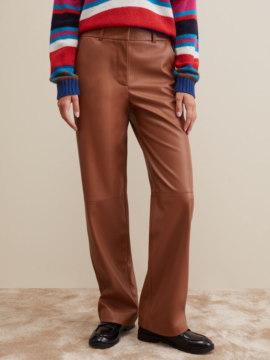 Pantaloni straight fit effetto lucido_1