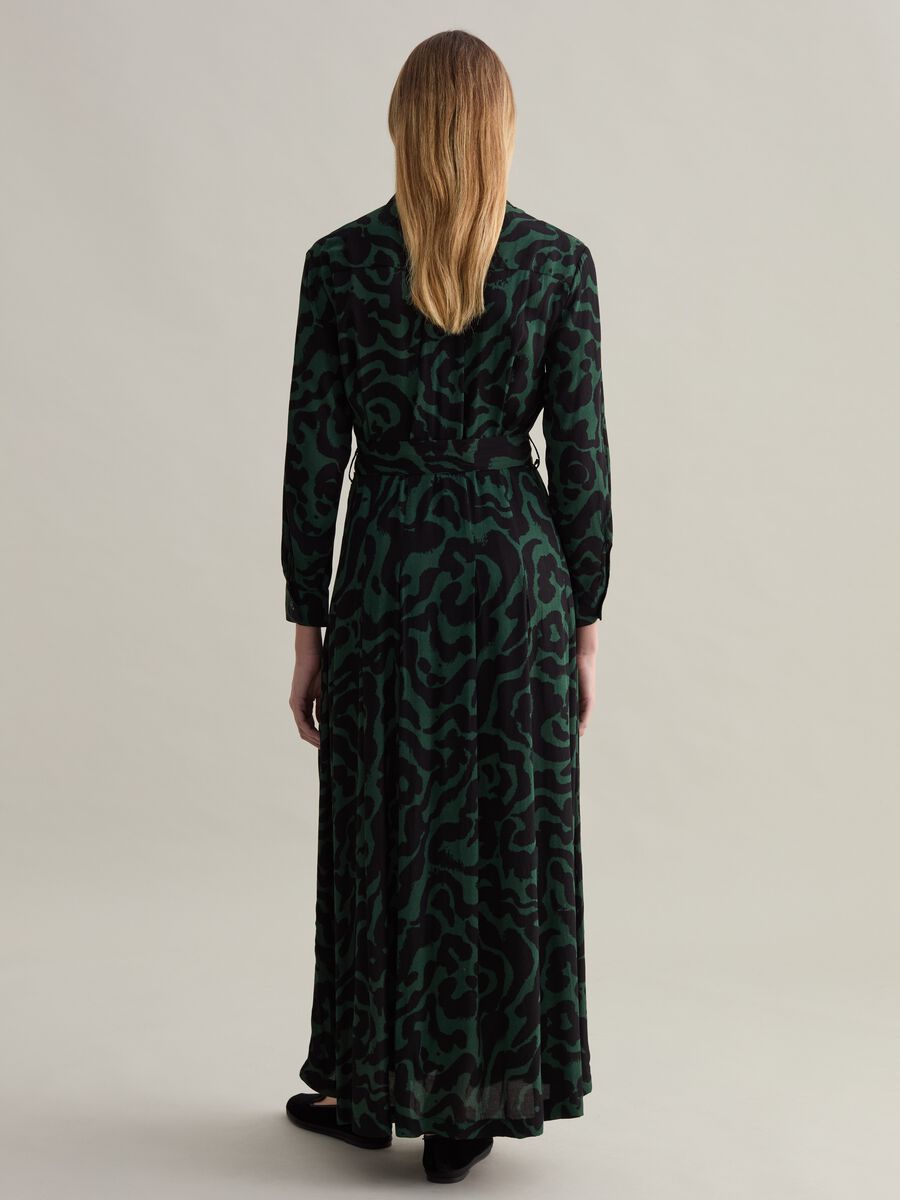 Long shirt dress with belt and print_3