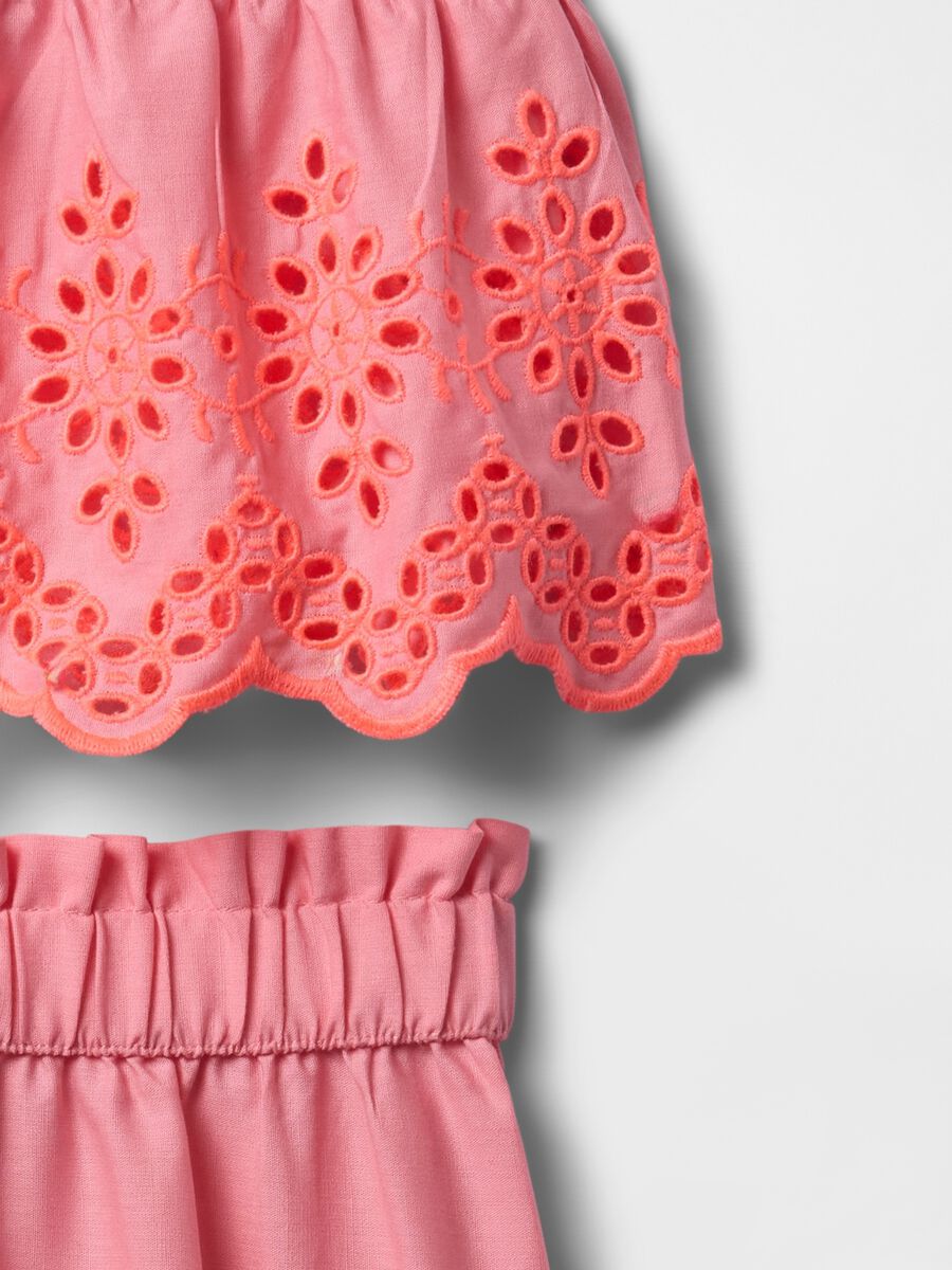 Embroidered Pink Outfit with Ruffles_2