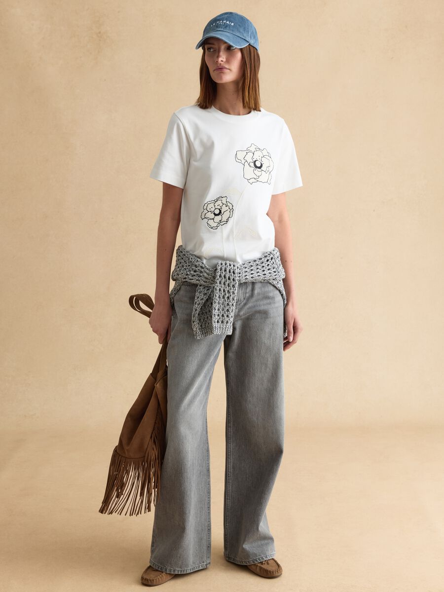 White regular fit pure cotton t-shirt with flowers_2