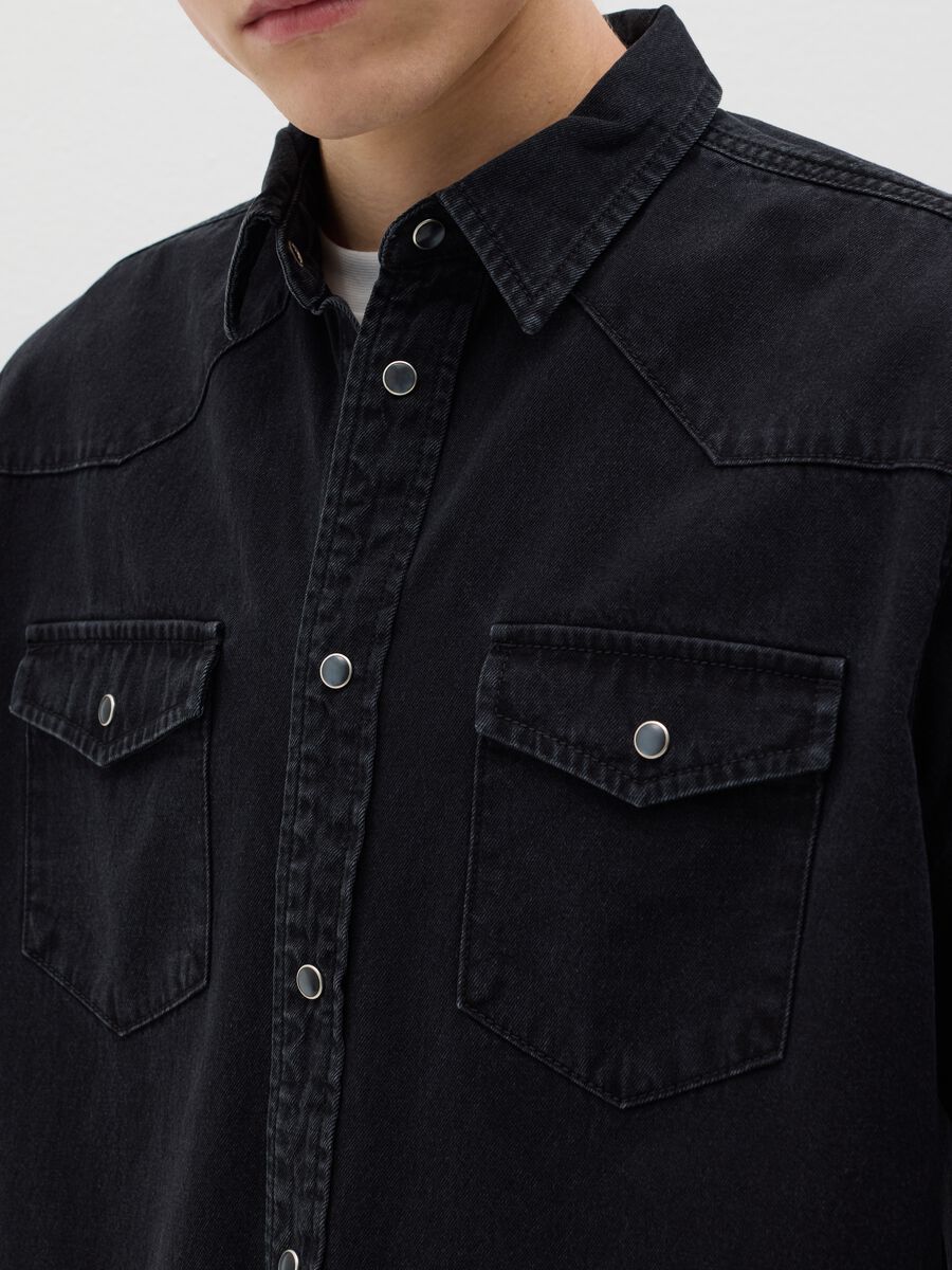 Cowboy shacket in denim_2