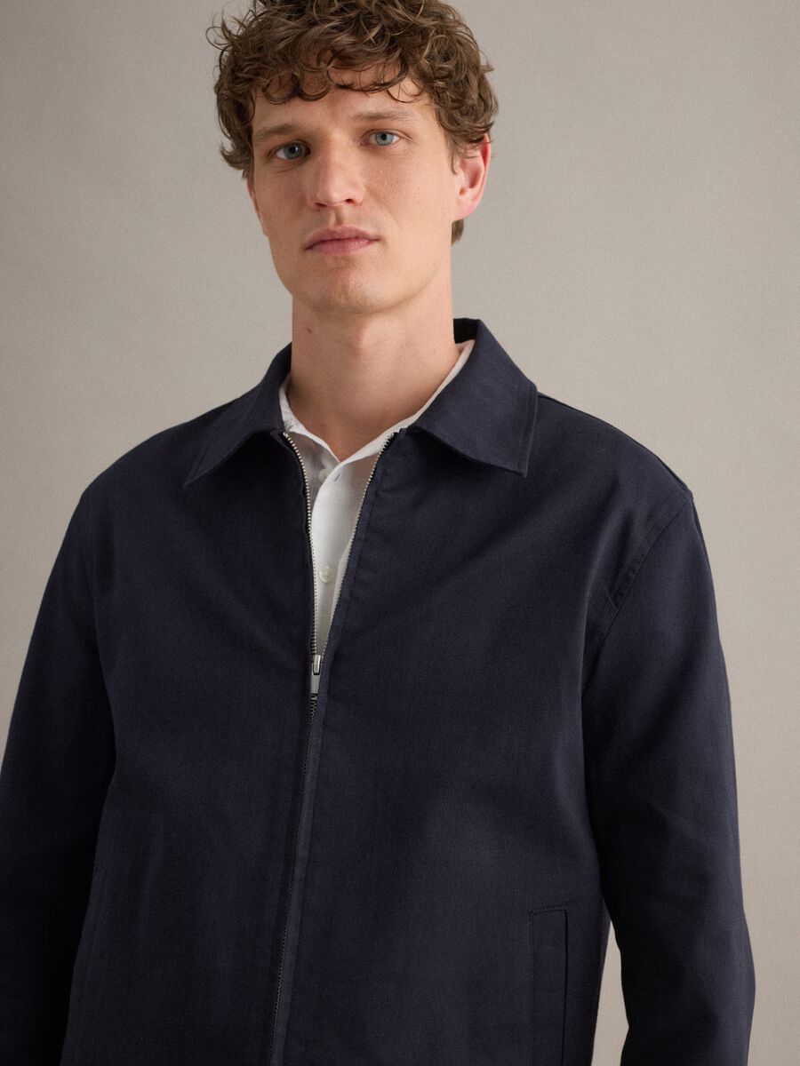 Giubbotto in misto cotone e lino blu regular fit con zip_2