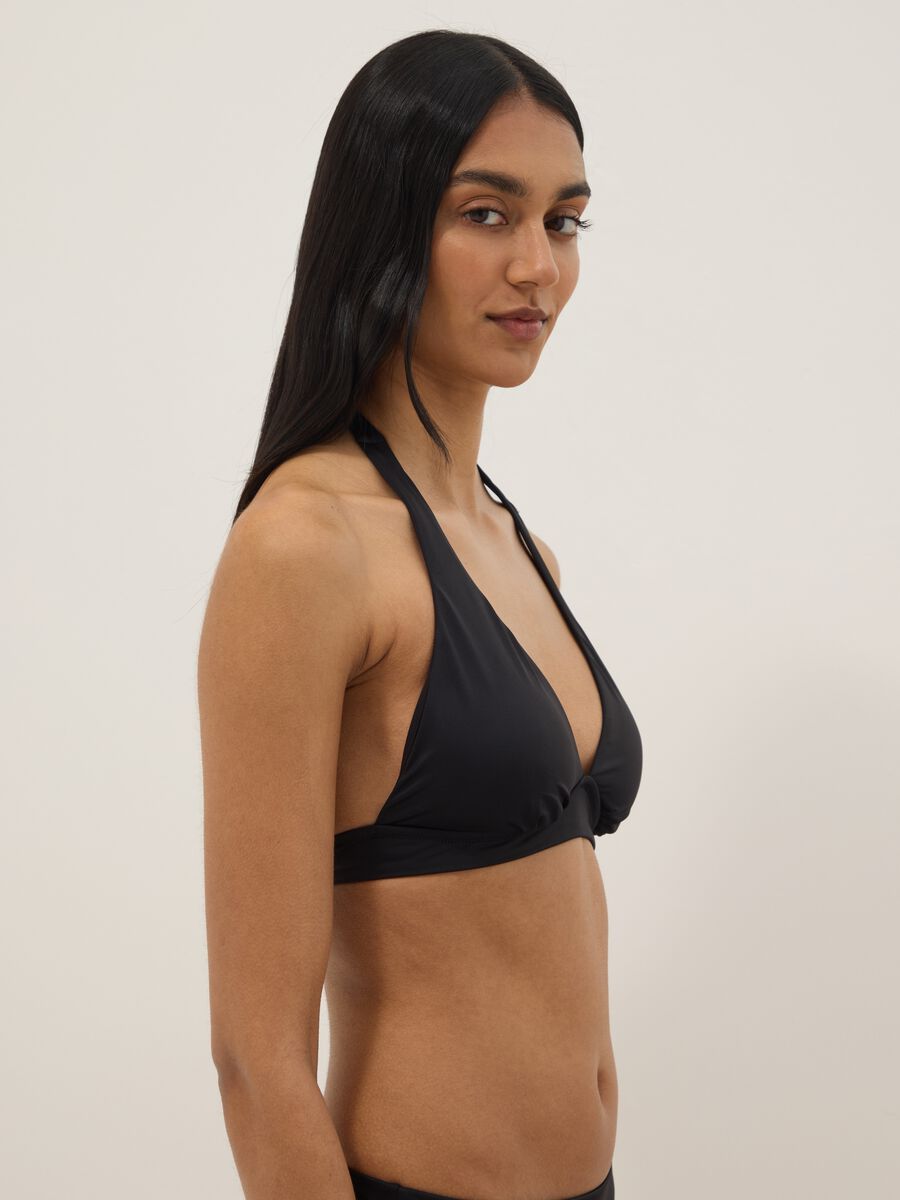 Top bikini elasticizzato nero a triangolo_3