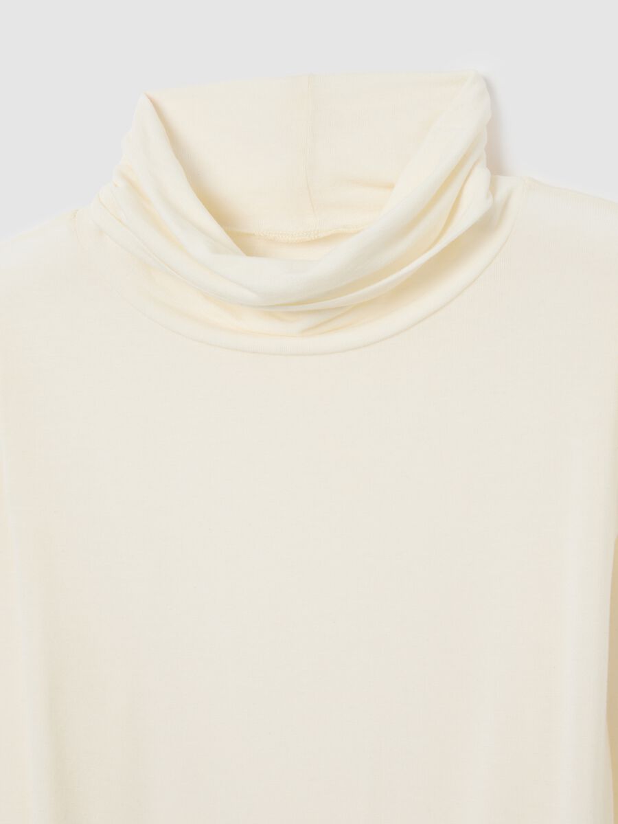 Maglia bianco panna con cashmere e collo alto_5