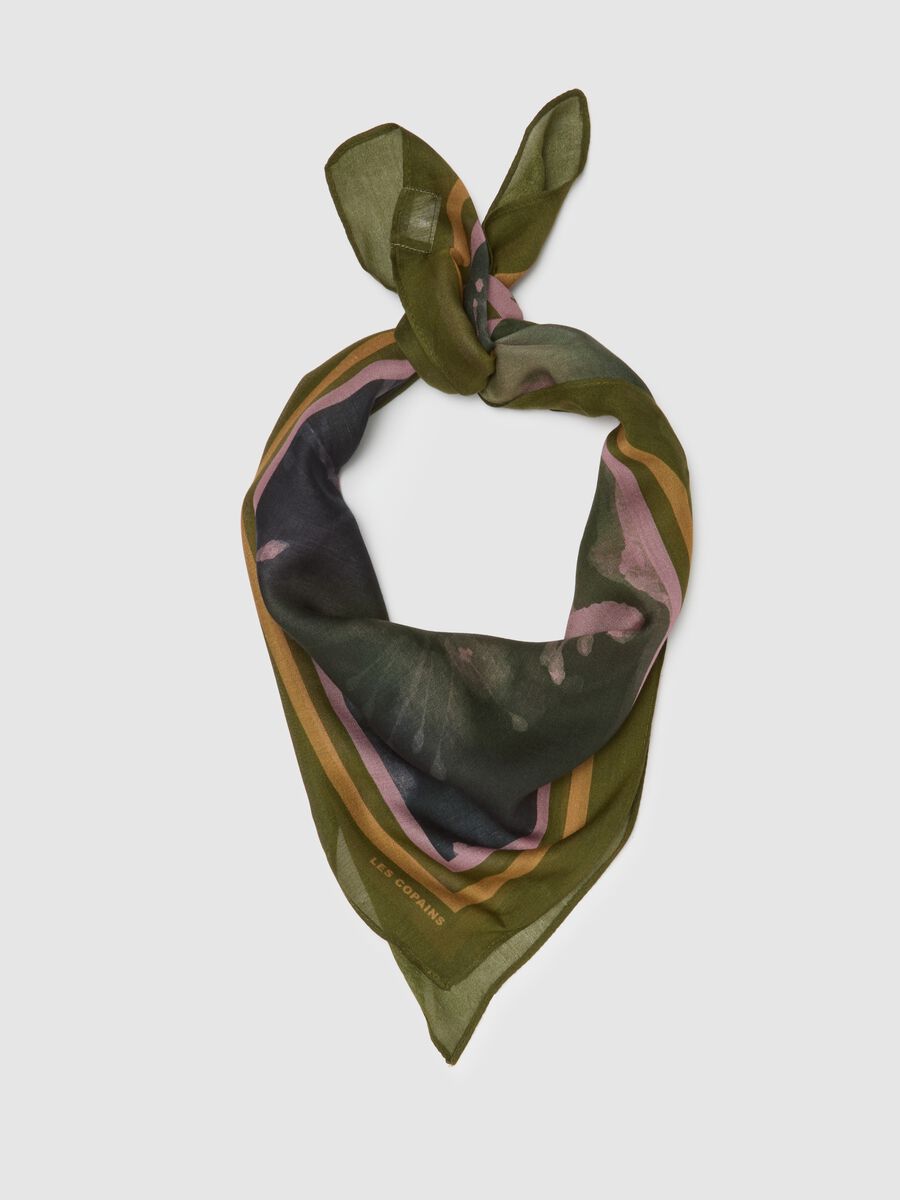 Multicolour Scarf with Floral Details_0