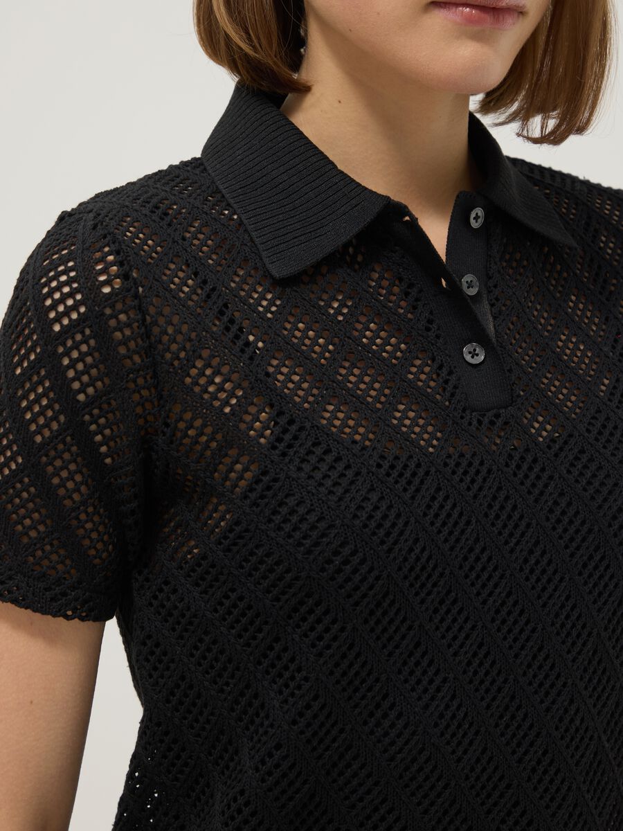 Black regular fit polo with mesh texture_3